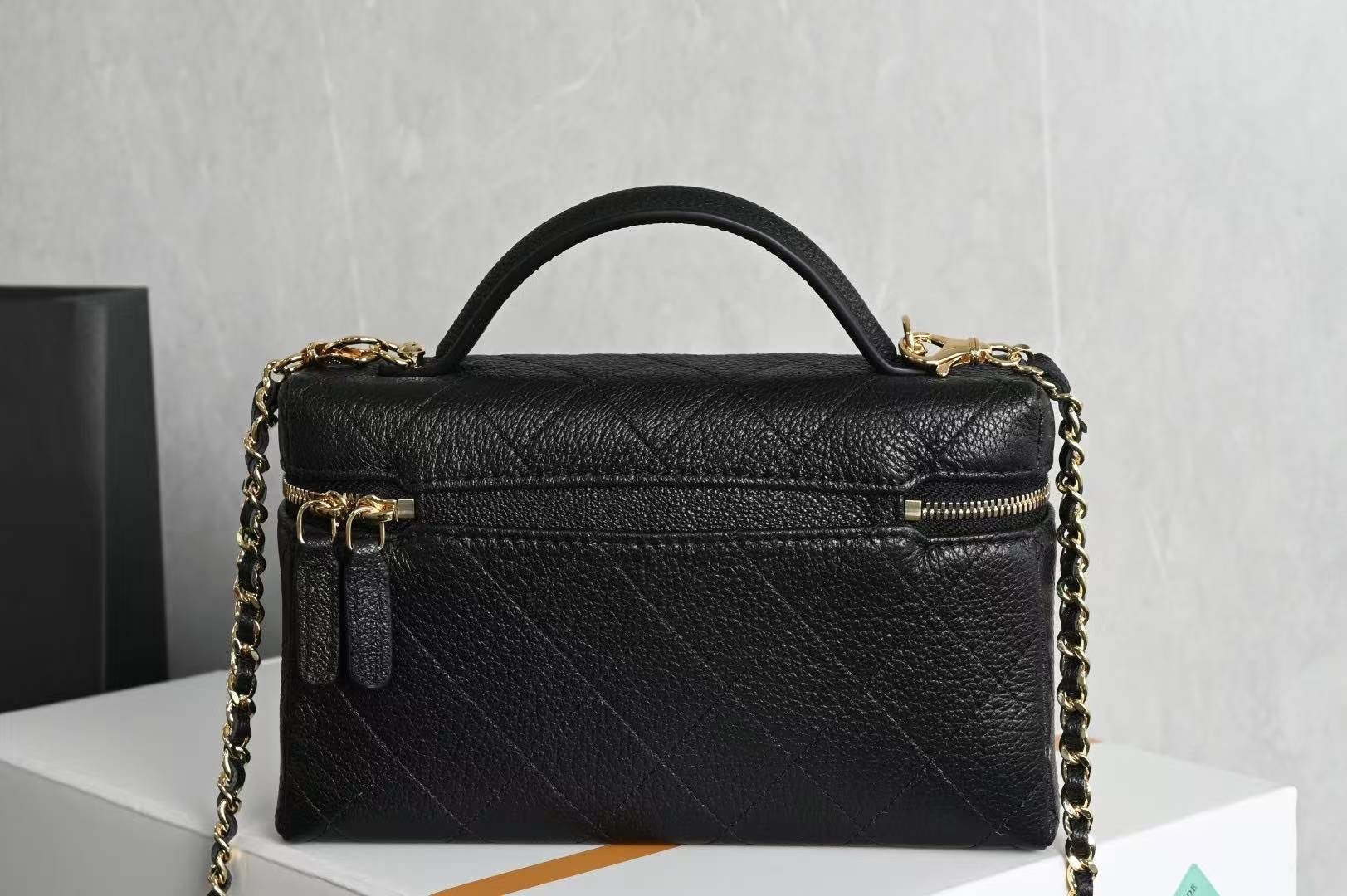 ✨New Arrival, In Stock✨ 26S Original L Box👛