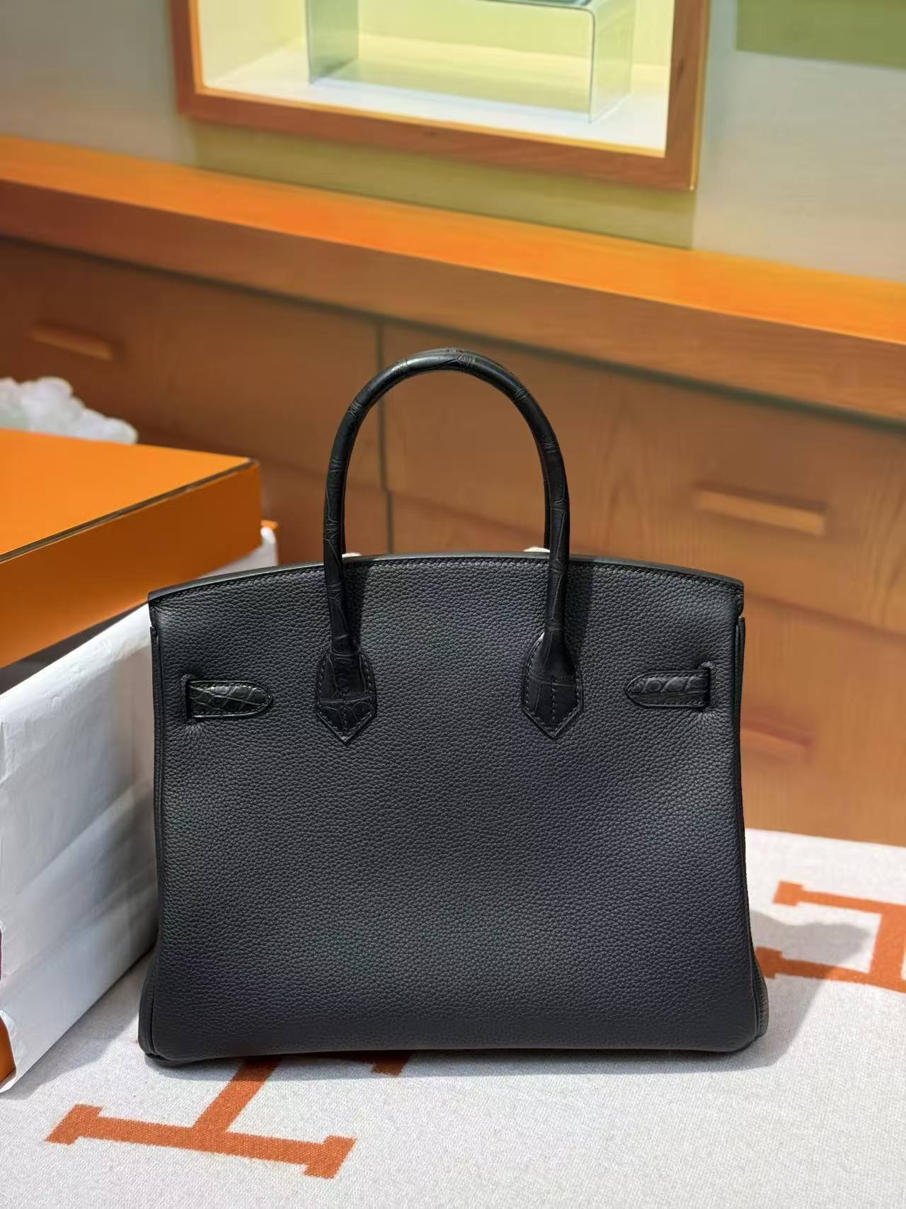 30 Platinum Touch Matte American Togo Black with Silver Buckle