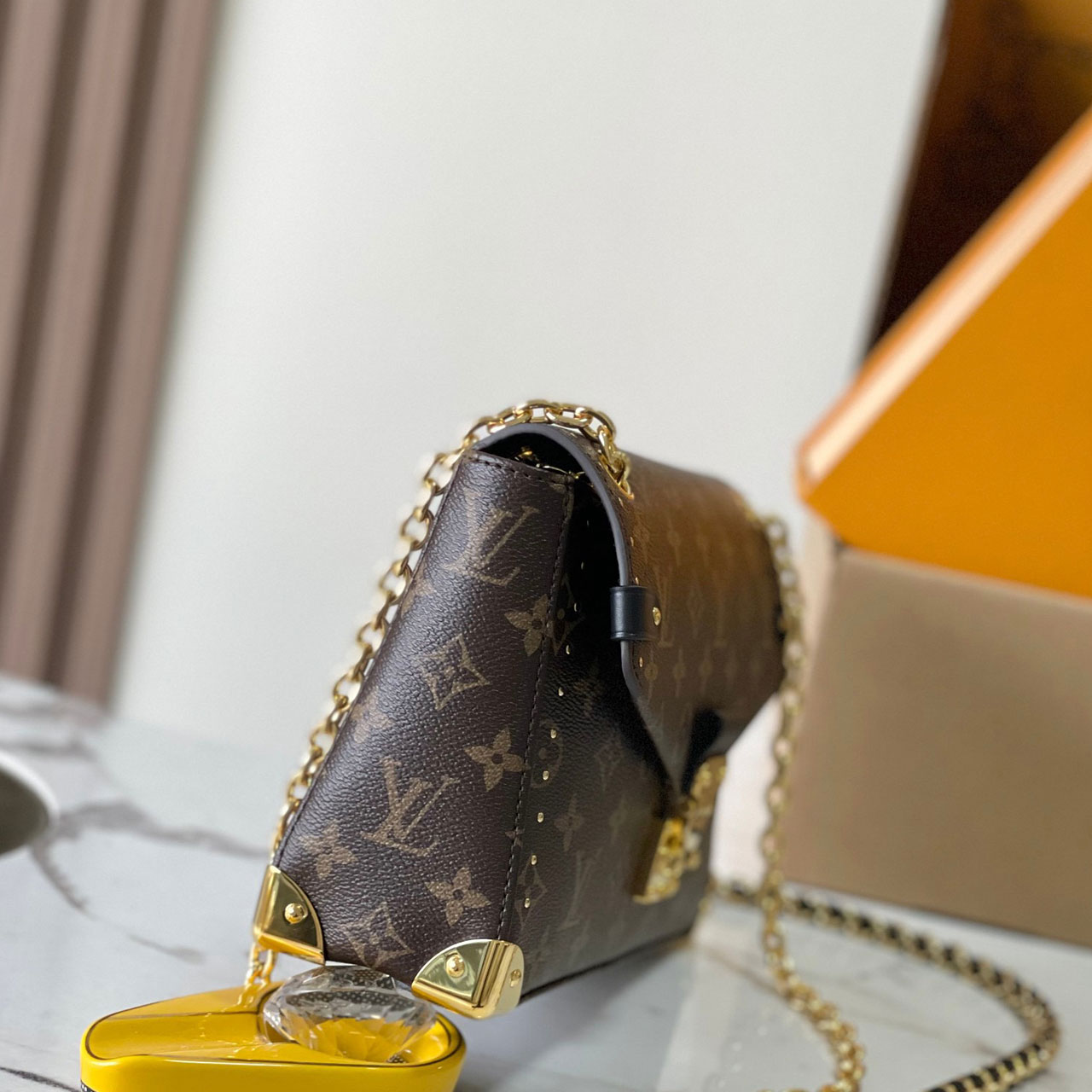 LV Pochette M é tis vintage metal box shaped chain mailman bag