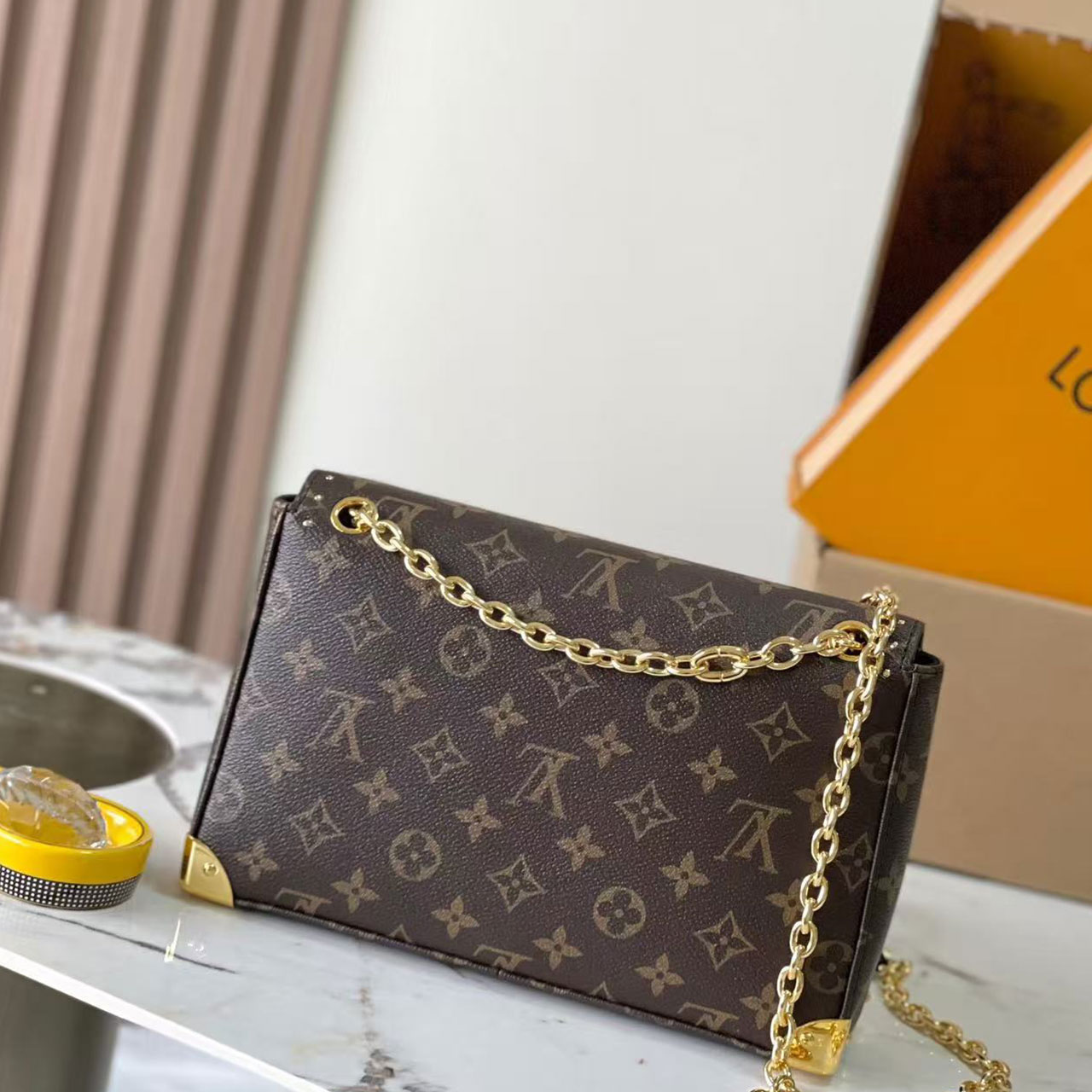 LV Pochette M é tis vintage metal box shaped chain mailman bag