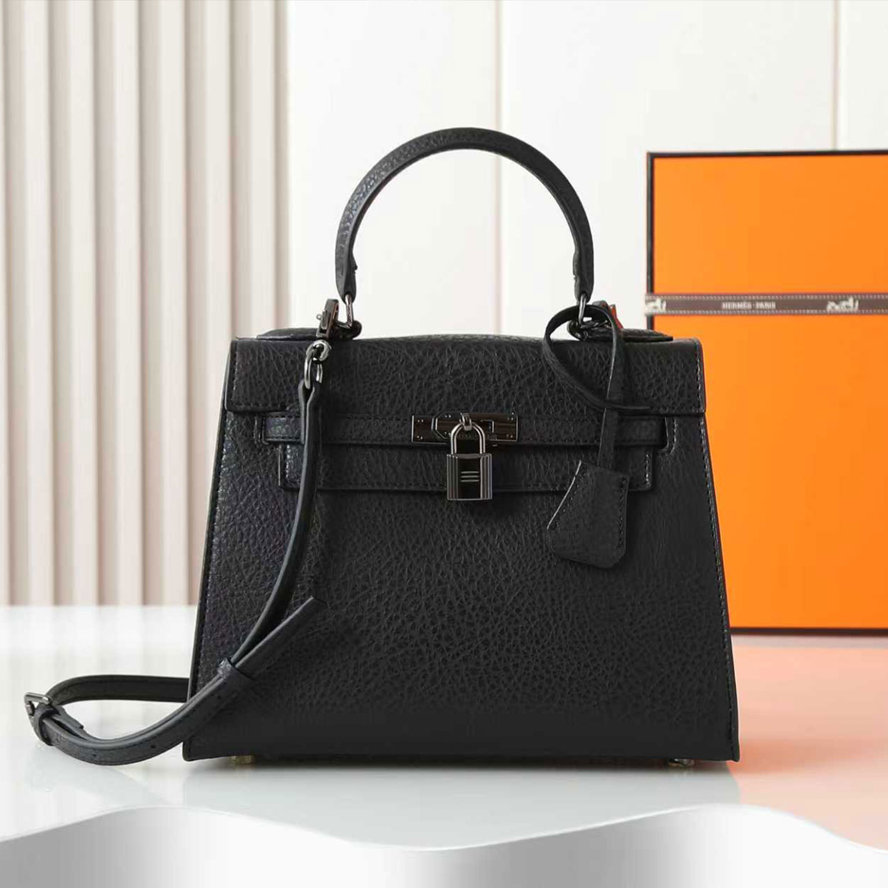 Herm è s Kelly 25 Black Togo Leather Silver Buckle Handbag
