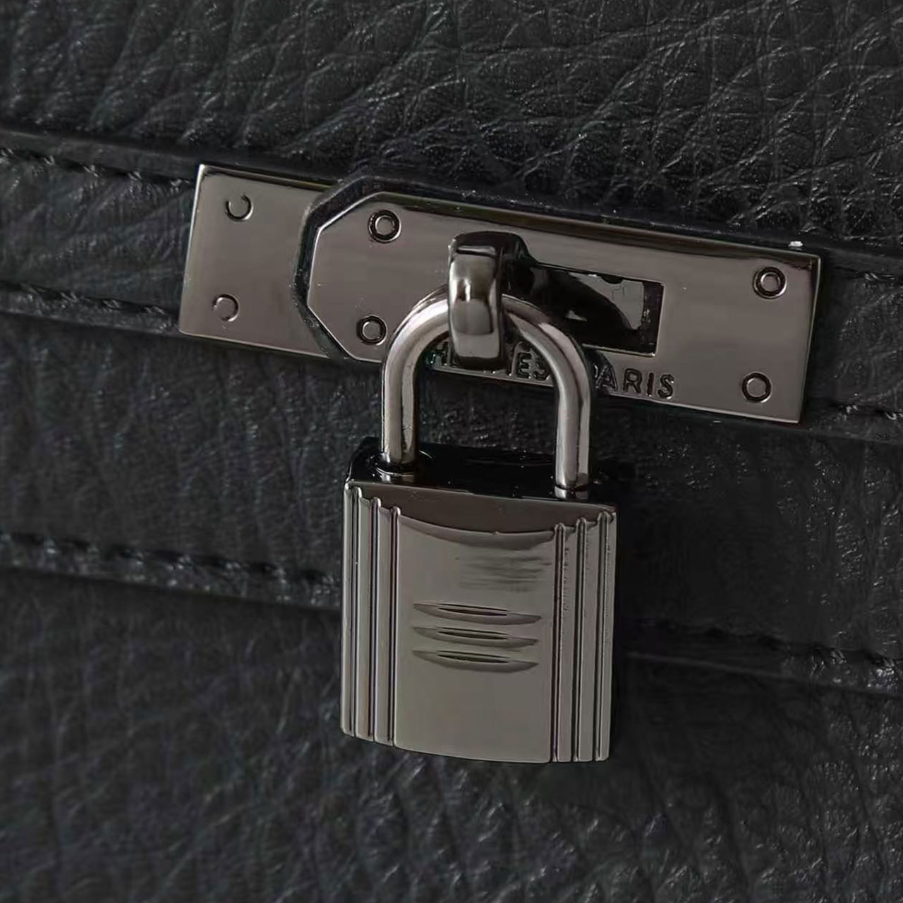 Herm è s Kelly 25 Black Togo Leather Silver Buckle Handbag