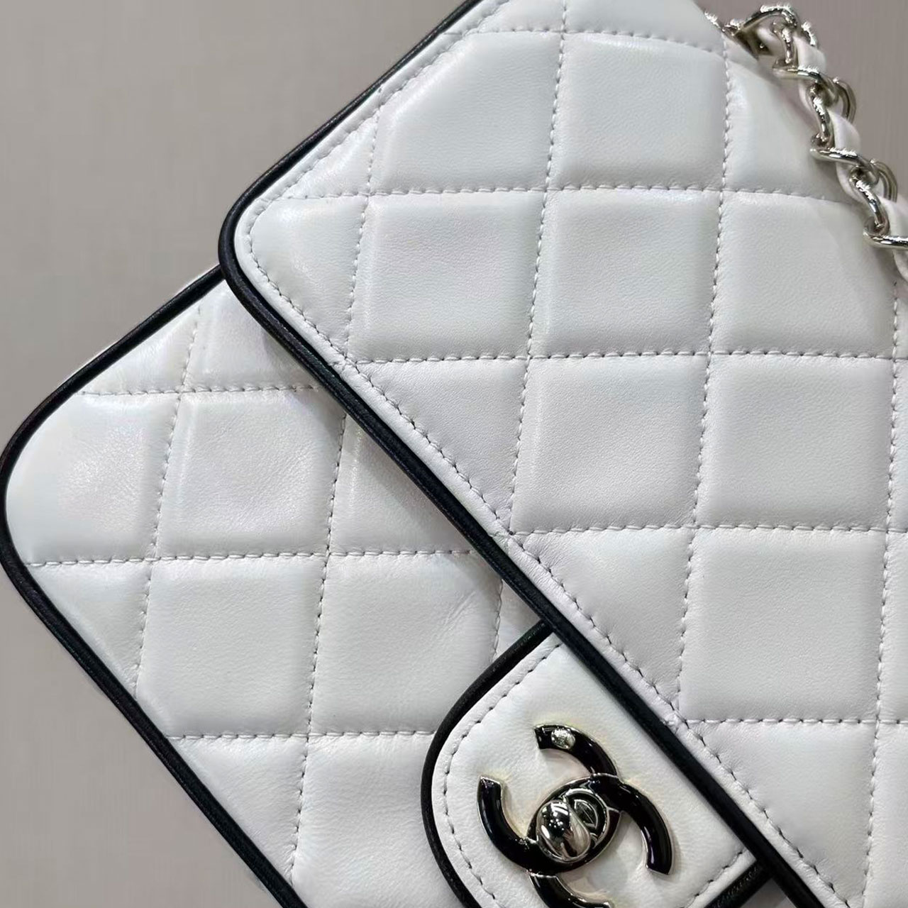 CHANEL Aries leather black rolled edge silver buckle Classic Flap small diamond grid bag