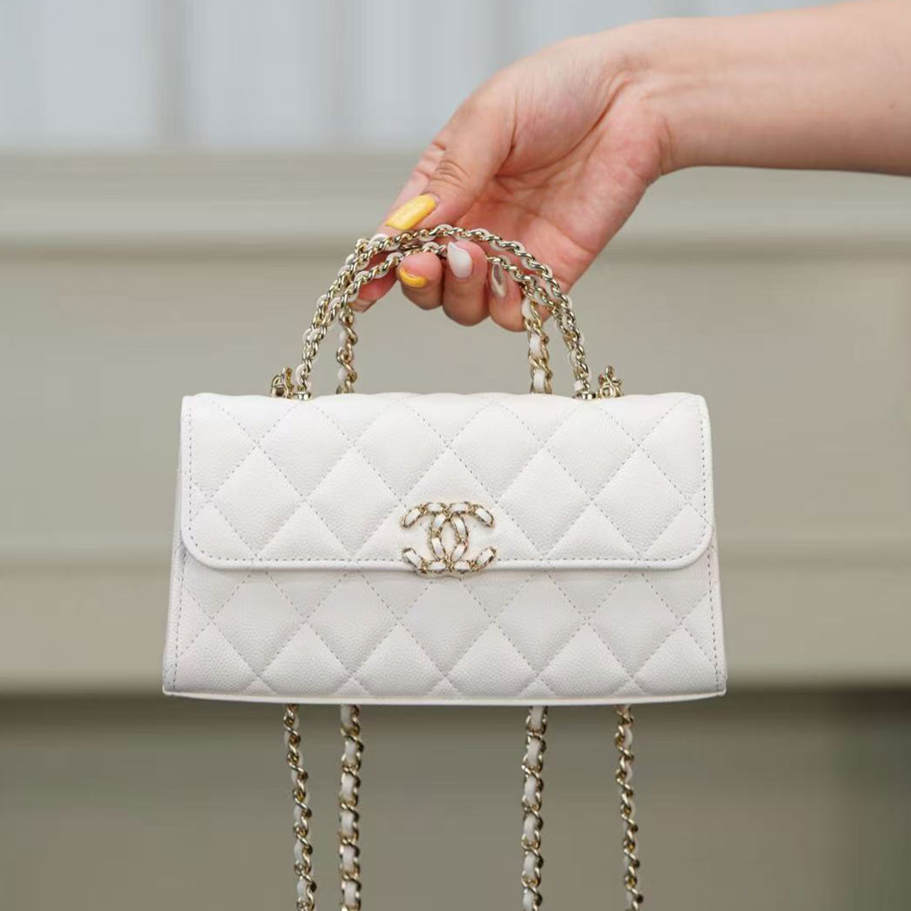 CHANEL white caviar diamond grid hand-held chain WOC long crossbody bag