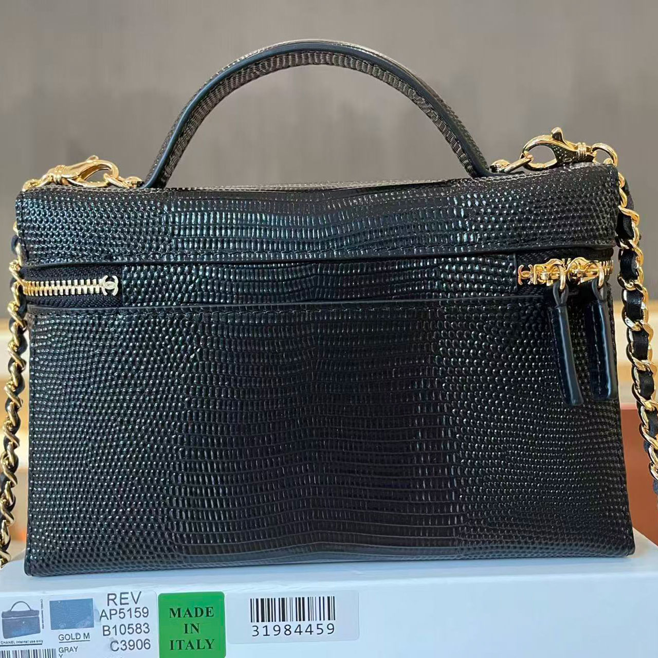 CHANEL Black Lizard Pattern Leather Gold Label Handheld Chain Makeup Box Bag