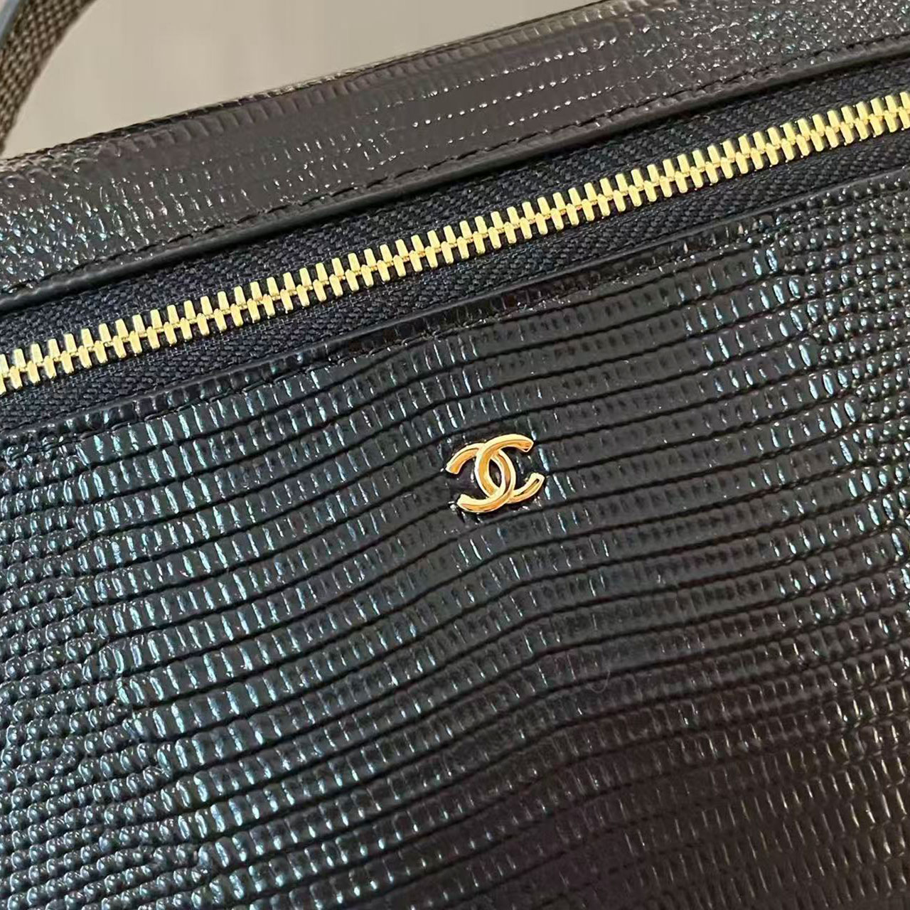 CHANEL Black Lizard Pattern Leather Gold Label Handheld Chain Makeup Box Bag