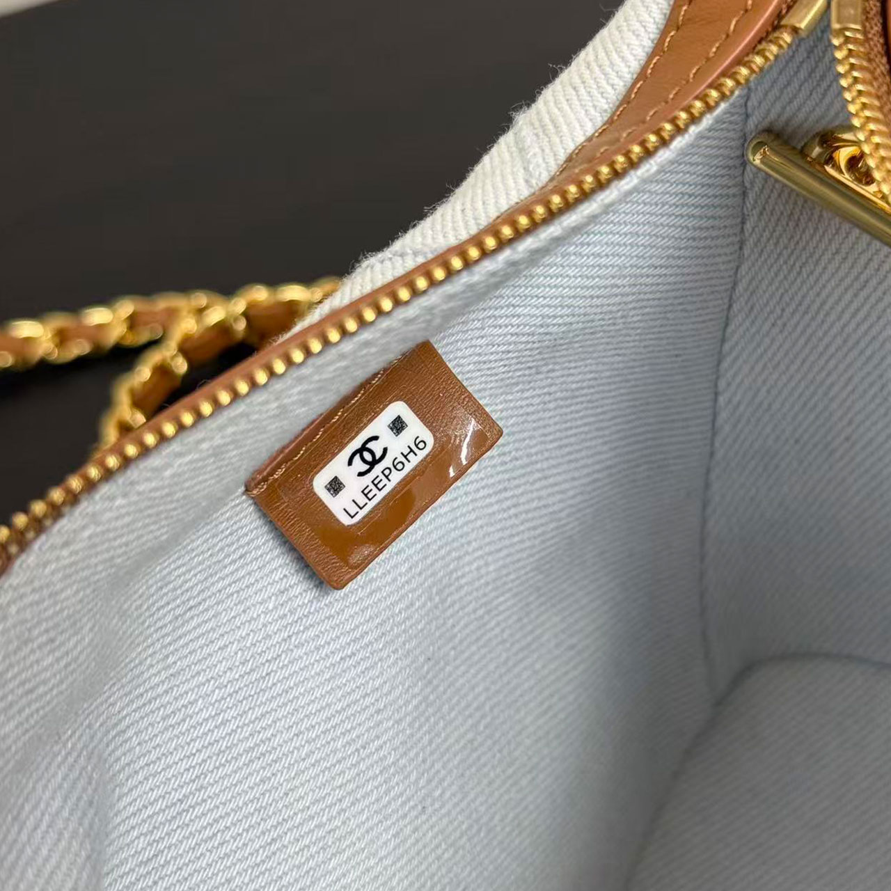 CHANEL light denim diamond grid patchwork tanned leather lunch box, hand-held crossbody bag