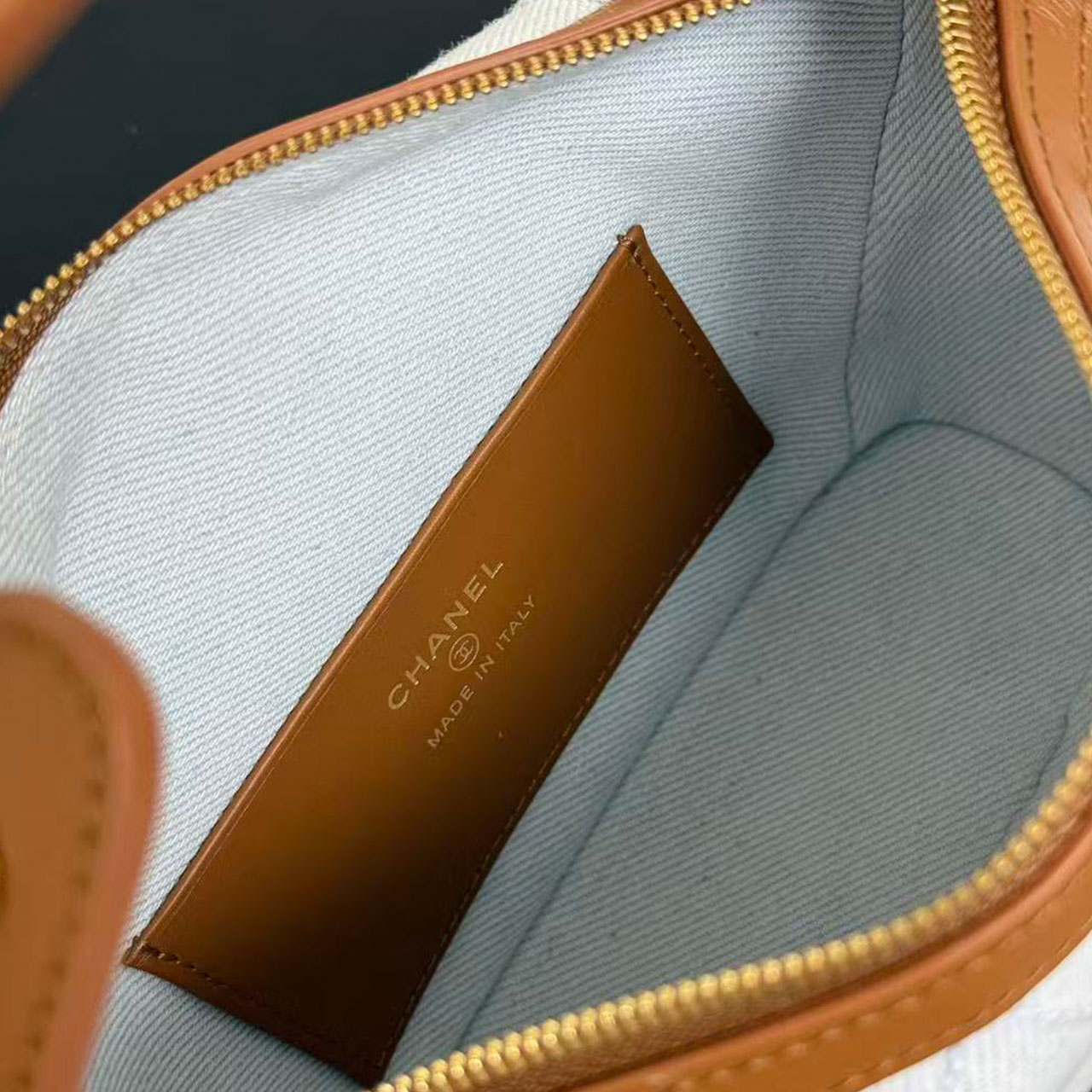 CHANEL light denim diamond grid patchwork tanned leather lunch box, hand-held crossbody bag