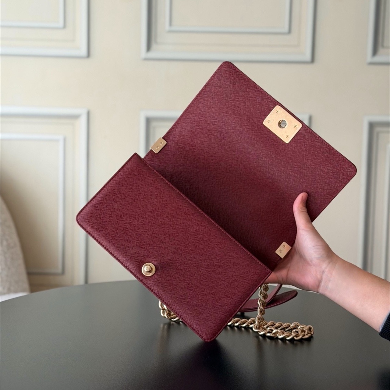 CHANEL Wine Red Caviar Cowhide Vintage Gold Buckle Leboy Medium Chain Bag