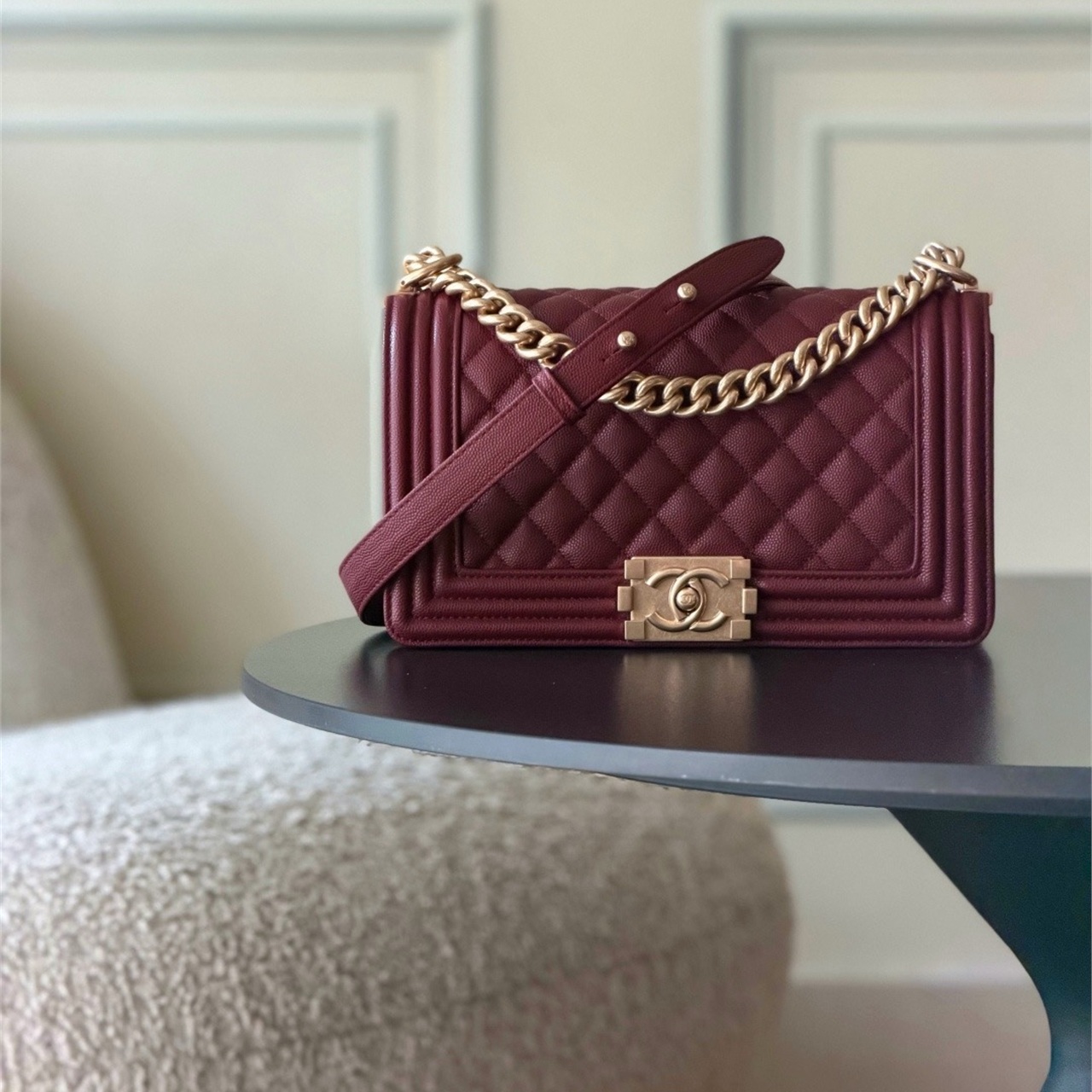 CHANEL Wine Red Caviar Cowhide Vintage Gold Buckle Leboy Medium Chain Bag