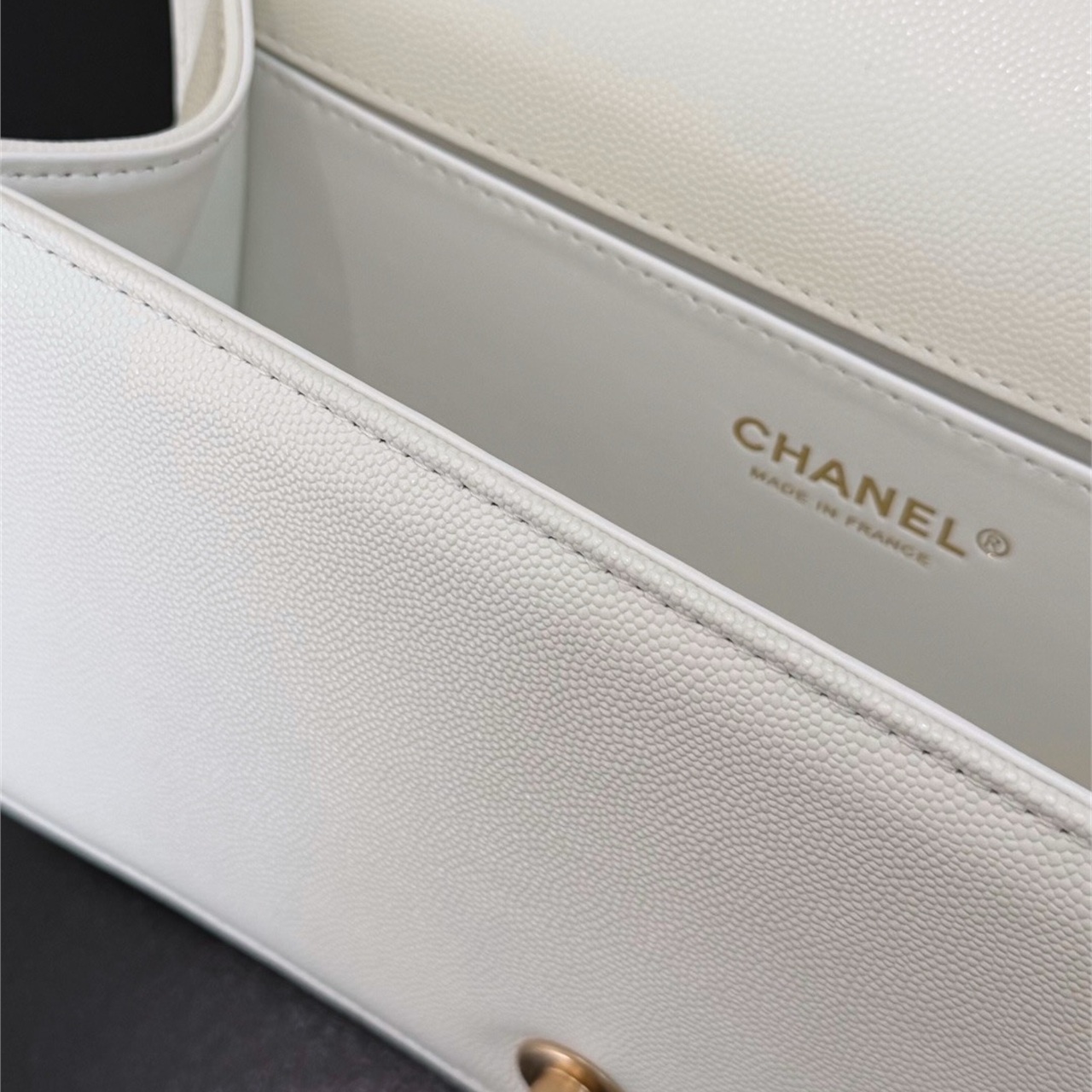 CHANEL beige caviar cowhide vintage gold buckle Leboy medium chain bag