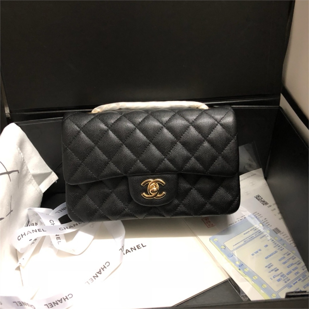 CHANEL black caviar cowhide silver buckle CF mini chain bag