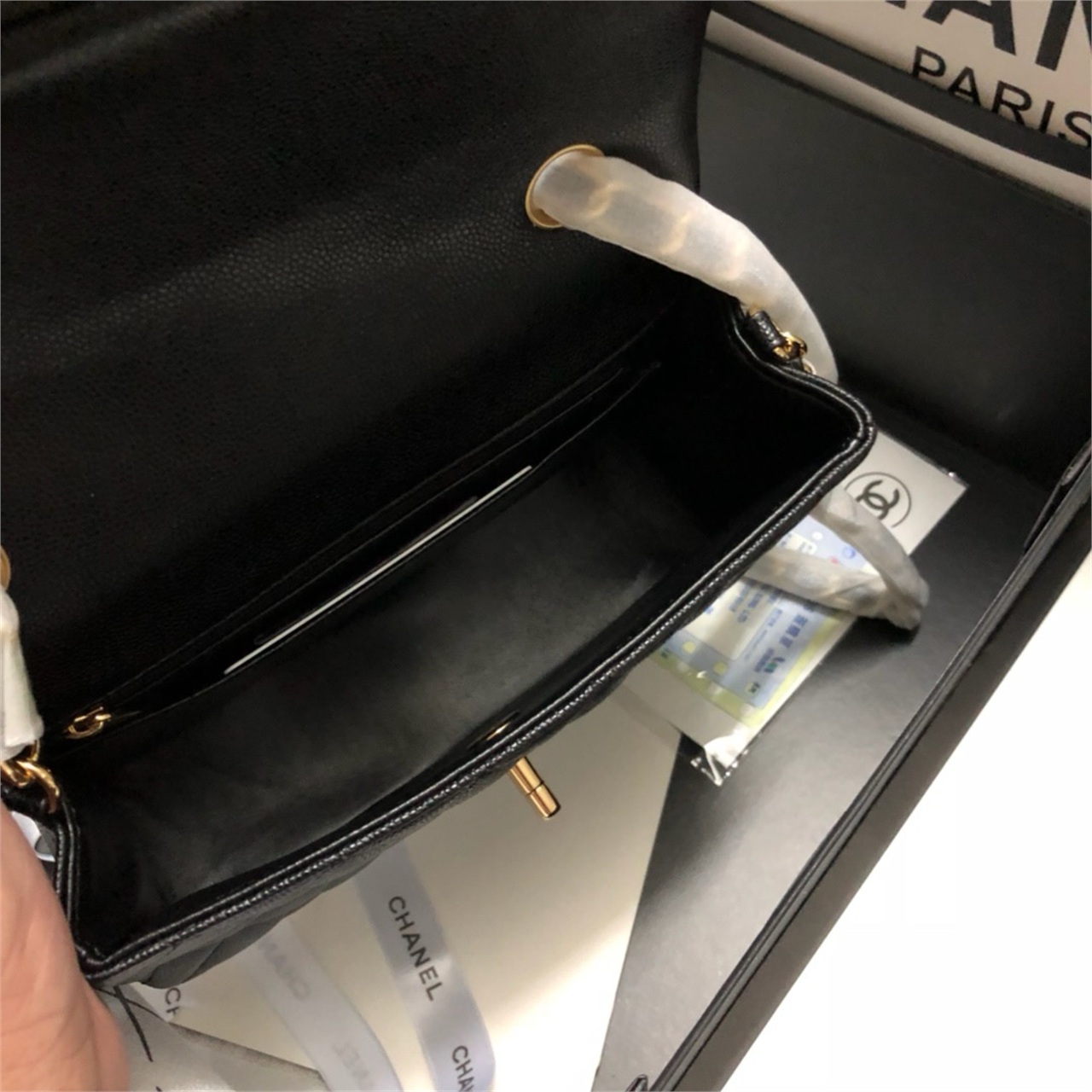 CHANEL black caviar cowhide silver buckle CF mini chain bag