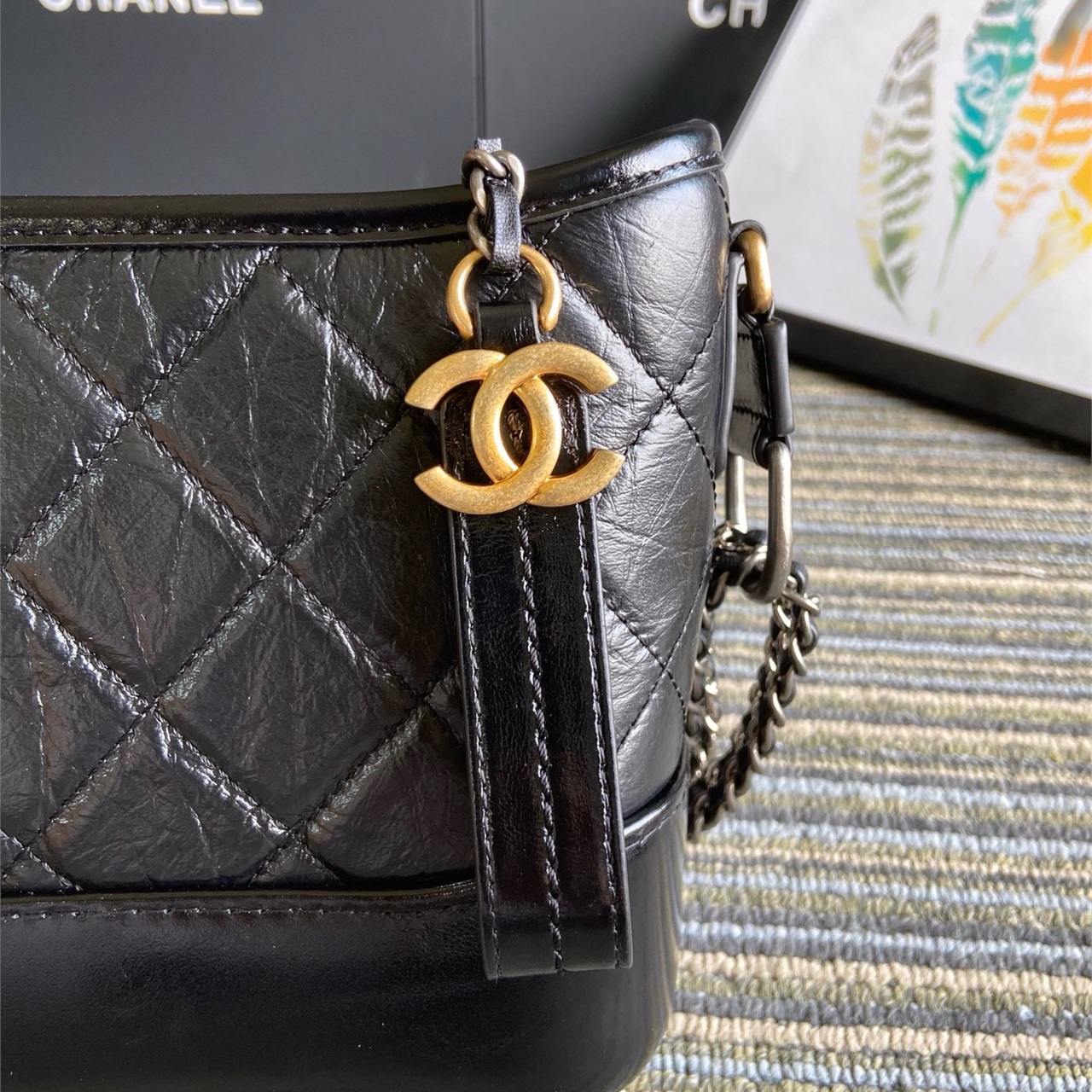 CHANEL black retro oil wax cowhide small wandering bucket bag