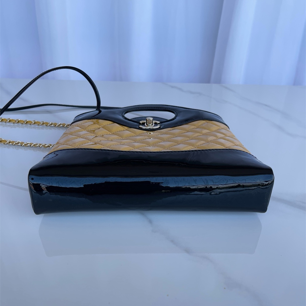 CHANEL Yellow Black Color blocked Lacquer Lingge 31 Mini Handheld Chain Bag