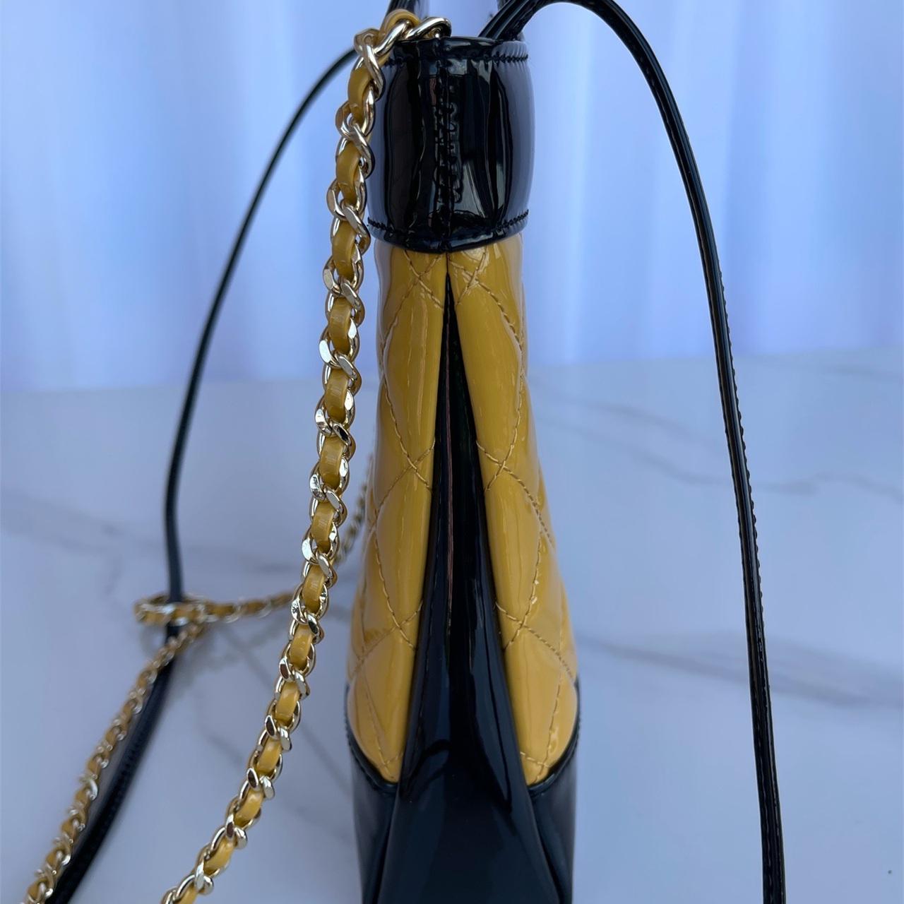 CHANEL Yellow Black Color blocked Lacquer Lingge 31 Mini Handheld Chain Bag