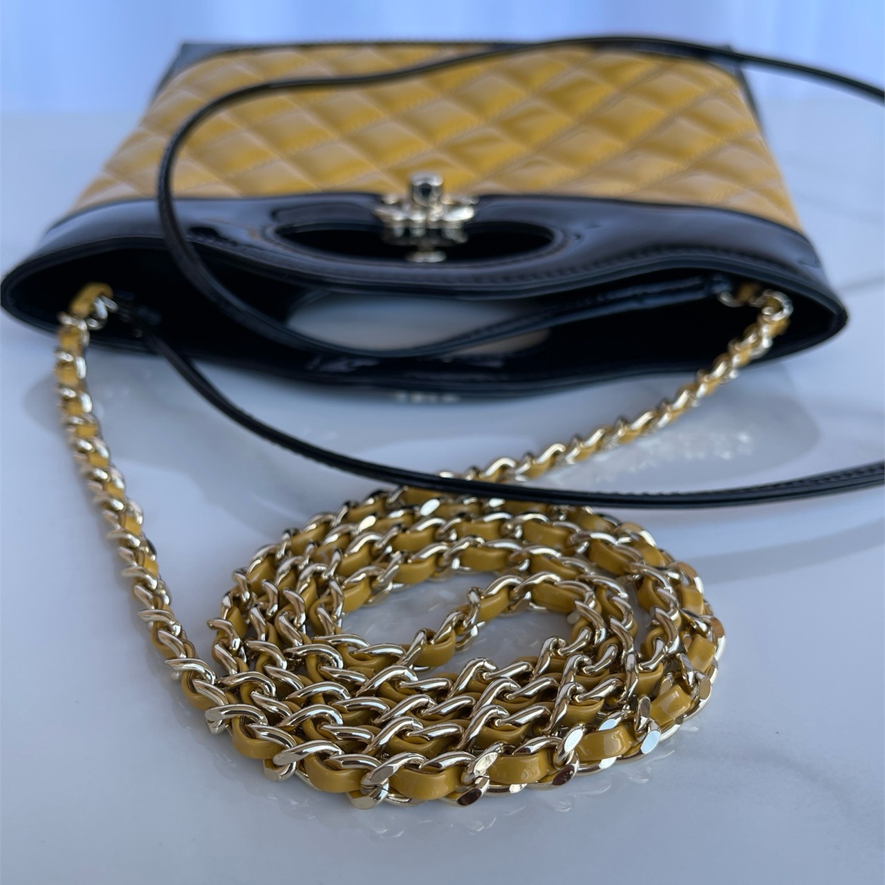 CHANEL Yellow Black Color blocked Lacquer Lingge 31 Mini Handheld Chain Bag