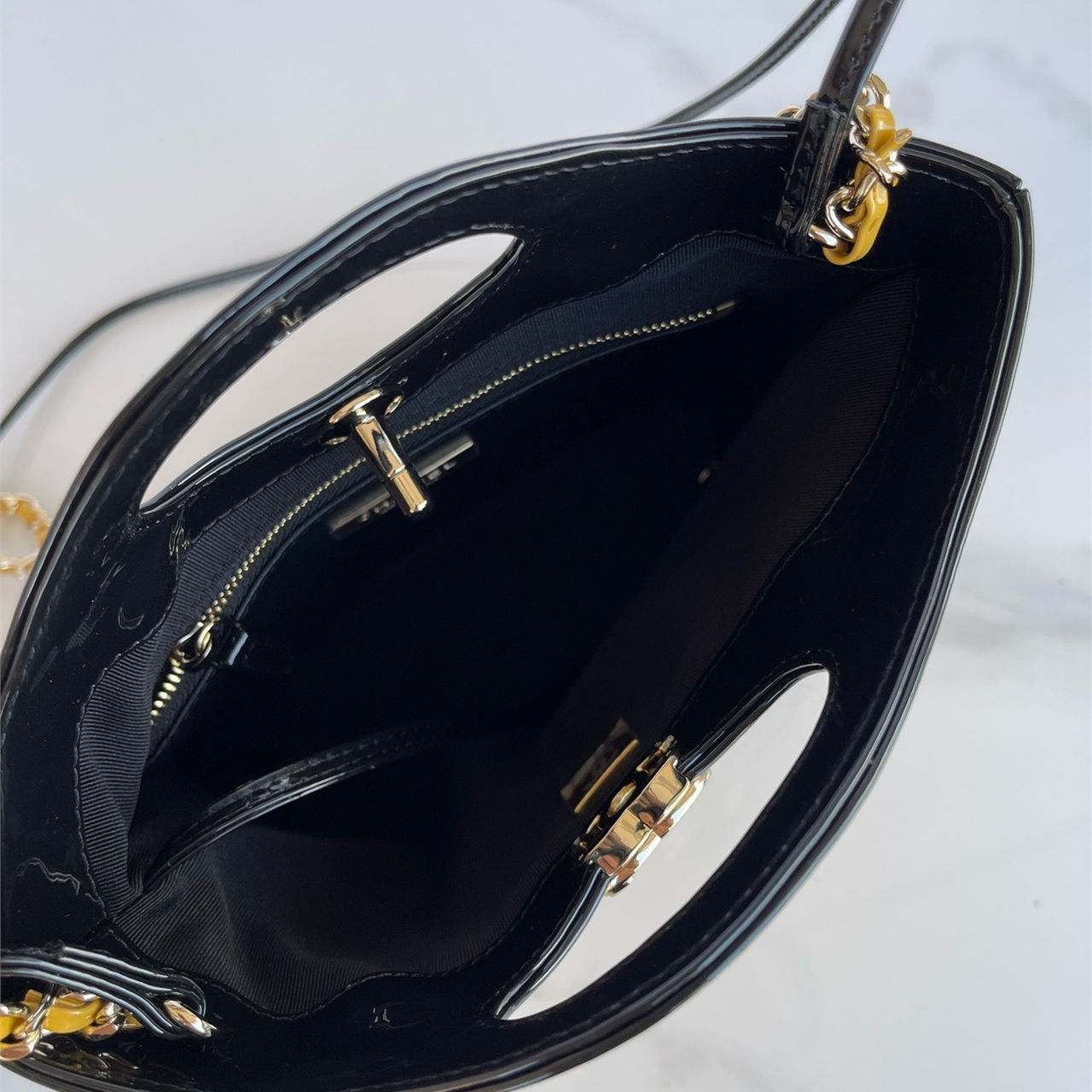 CHANEL Yellow Black Color blocked Lacquer Lingge 31 Mini Handheld Chain Bag