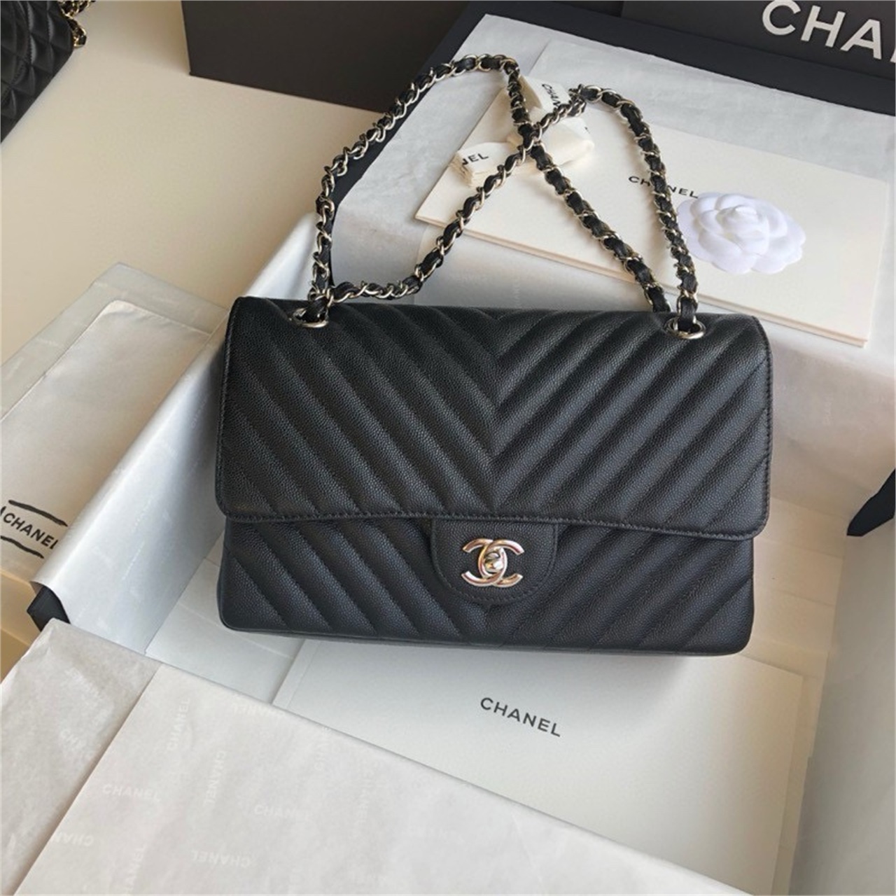 CHANEL Black Caviar Cowhide Silver Buckle V-Pattern CF Medium Chain Bag