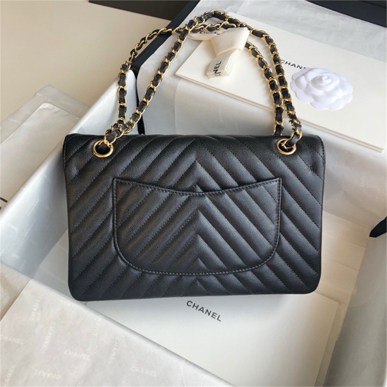 CHANEL Black Caviar Cowhide Silver Buckle V-Pattern CF Medium Chain Bag