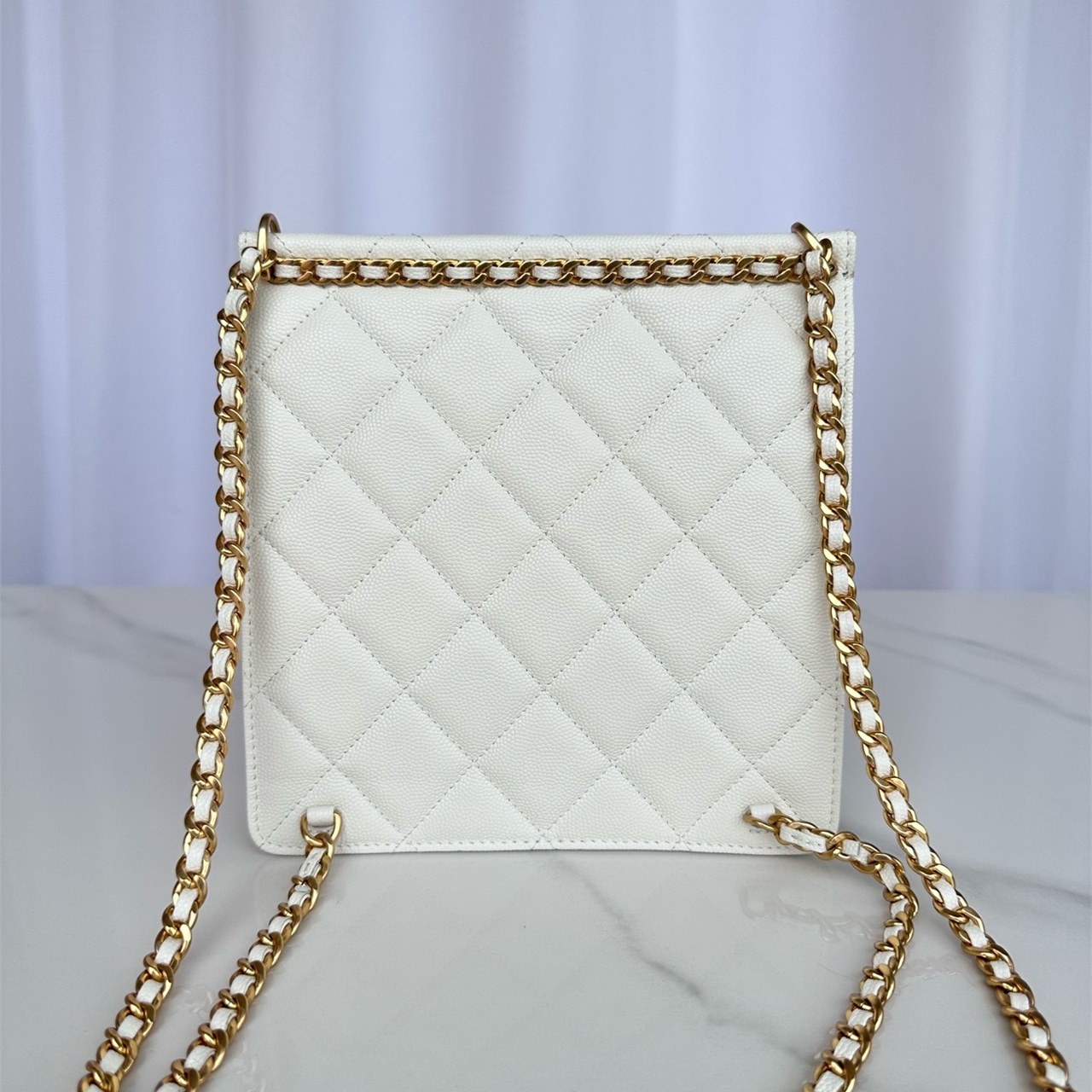 CHANEL white caviar cowhide gold buckle vertical square box chain bag