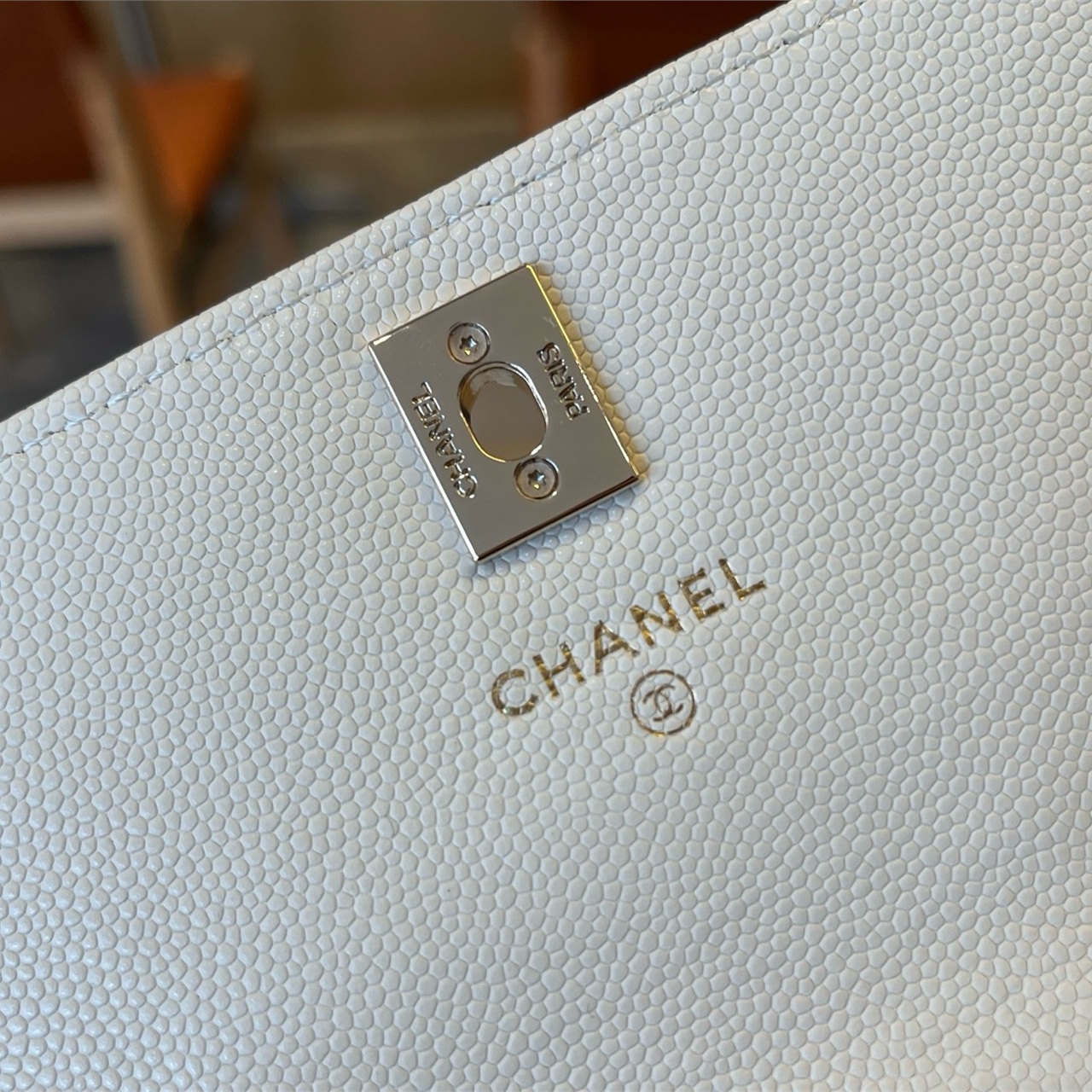 CHANEL Milk White Caviar Cowhide Handheld WOC Chain Bag