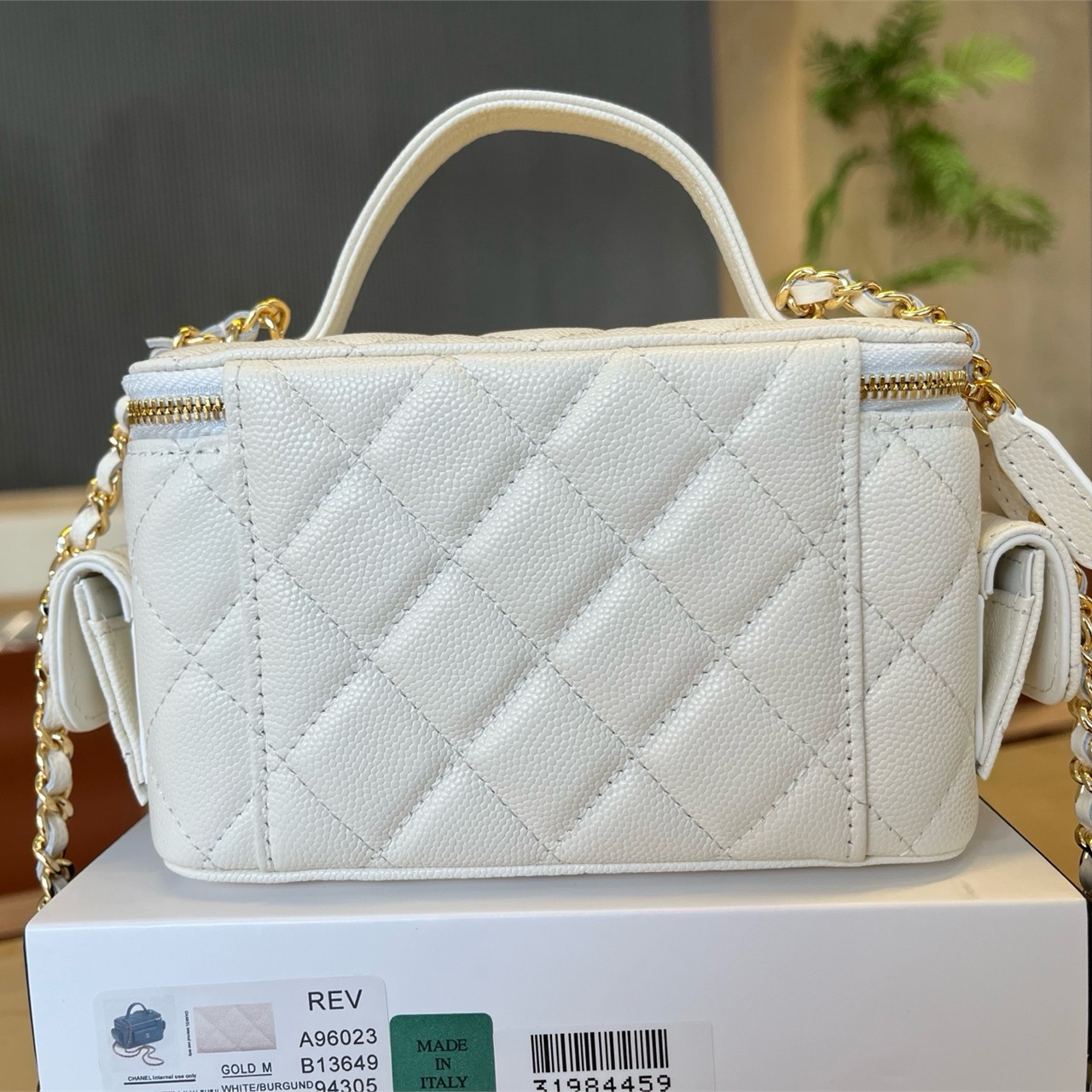 CHANEL Milk White Caviar Leather Handheld Makeup Box Chain Bag