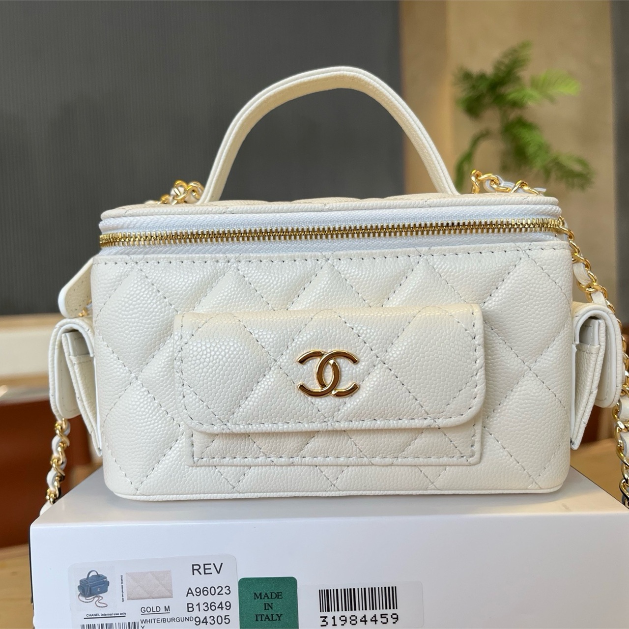 CHANEL Milk White Caviar Leather Handheld Makeup Box Chain Bag