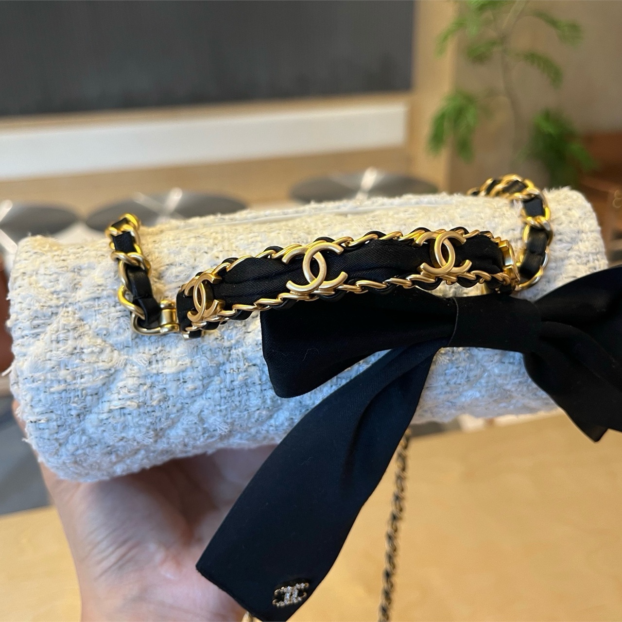 CHANEL White Grey Coarse Floral Satin Bow CF Handheld Chain Bag
