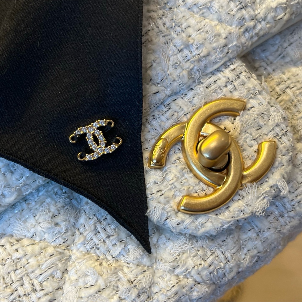 CHANEL White Grey Coarse Floral Satin Bow CF Handheld Chain Bag