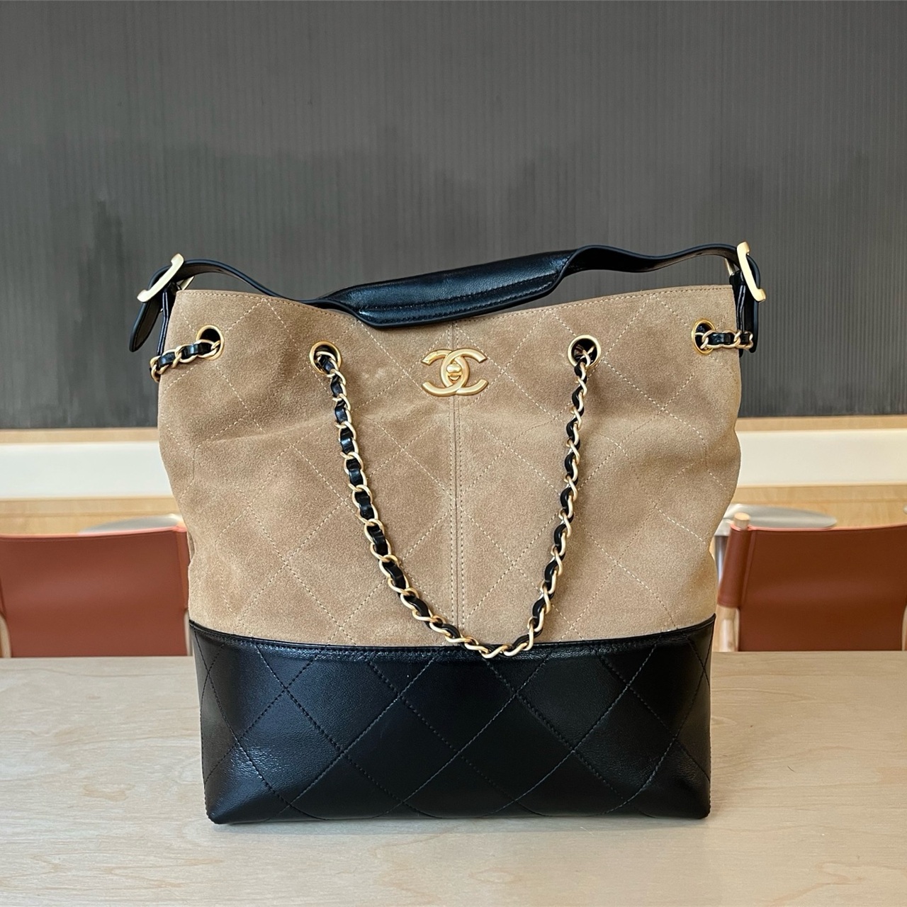 CHANEL black glossy cowhide diamond grid double chain tote shopping bag