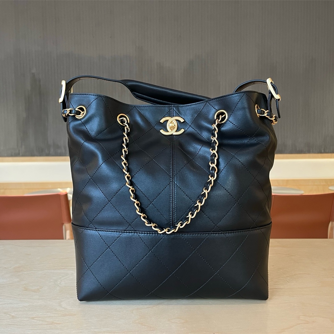 CHANEL black glossy cowhide diamond grid double chain tote shopping bag