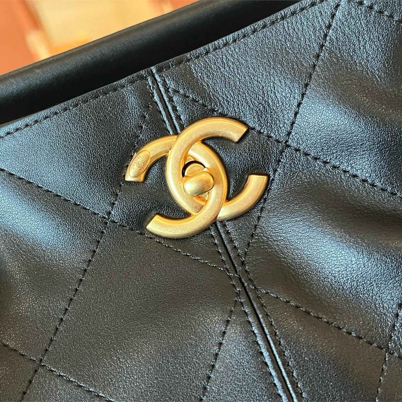 CHANEL black glossy cowhide diamond grid double chain tote shopping bag