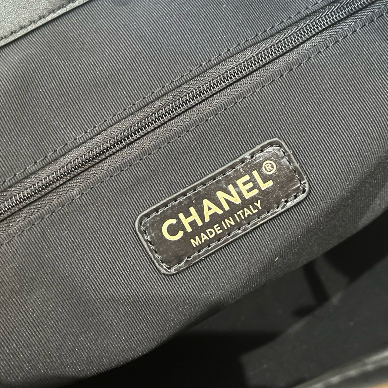 CHANEL black glossy cowhide diamond grid double chain tote shopping bag