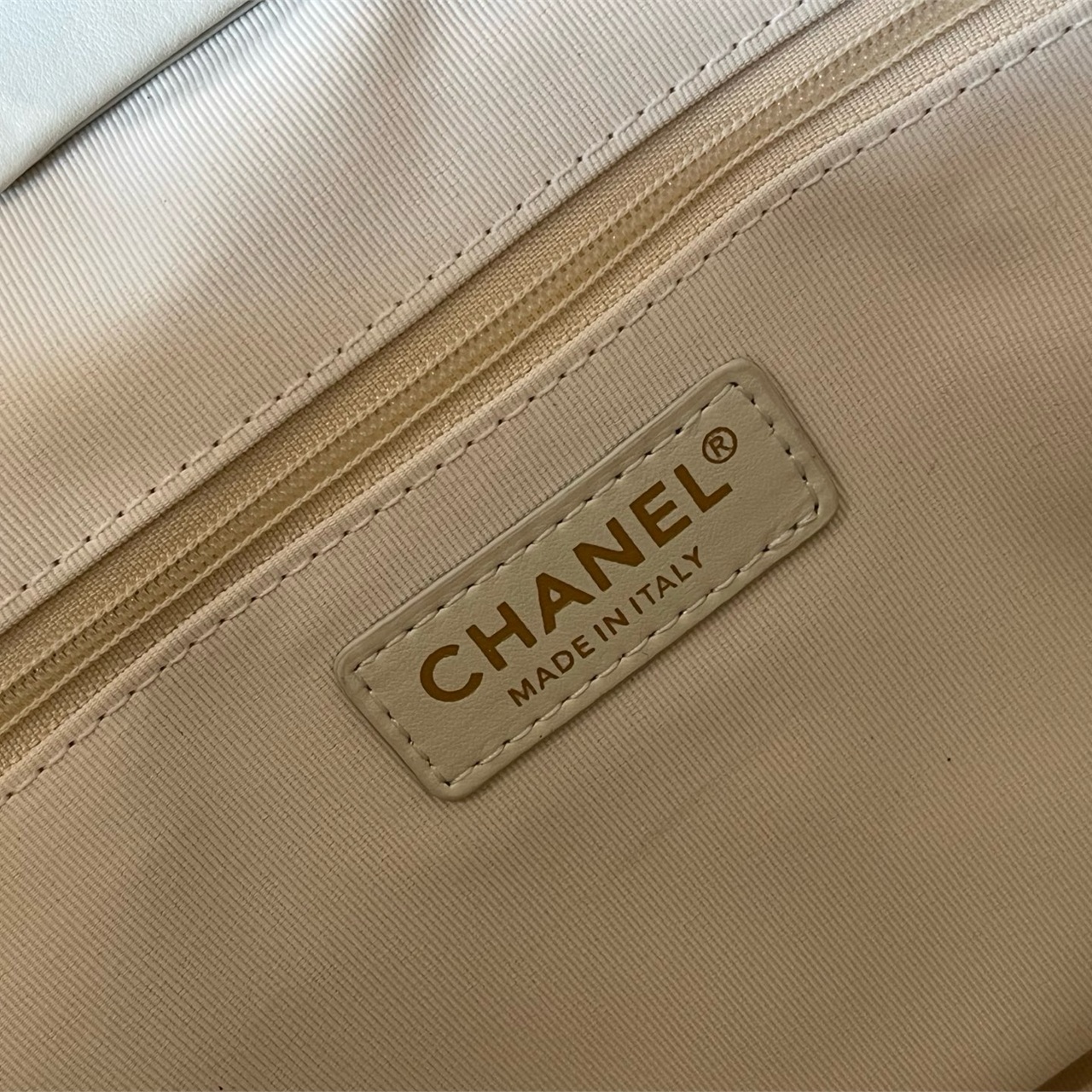 CHANEL Milk White Smooth Leather Diamond Grid Double Chain Tote Commuter Bag