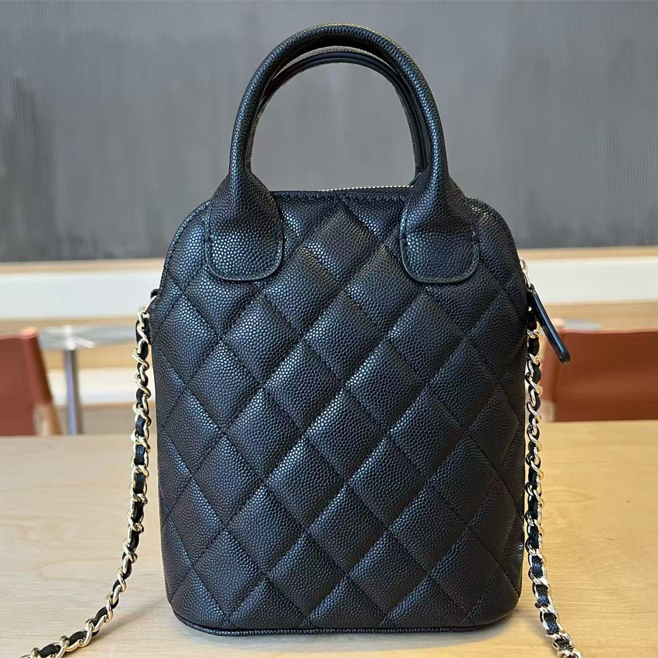CHANEL Black Caviar Cowhide Vertical Handheld Shoulder Cross Shoulder Small Backpack