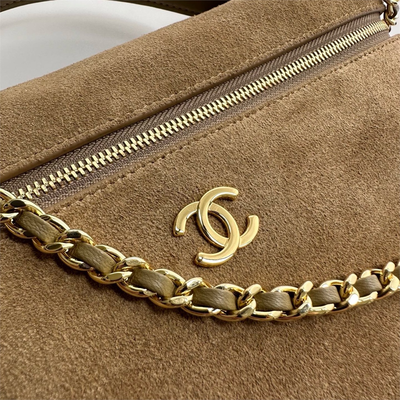 CHANEL khaki suede patchwork glossy leather hand-held rectangular makeup bag