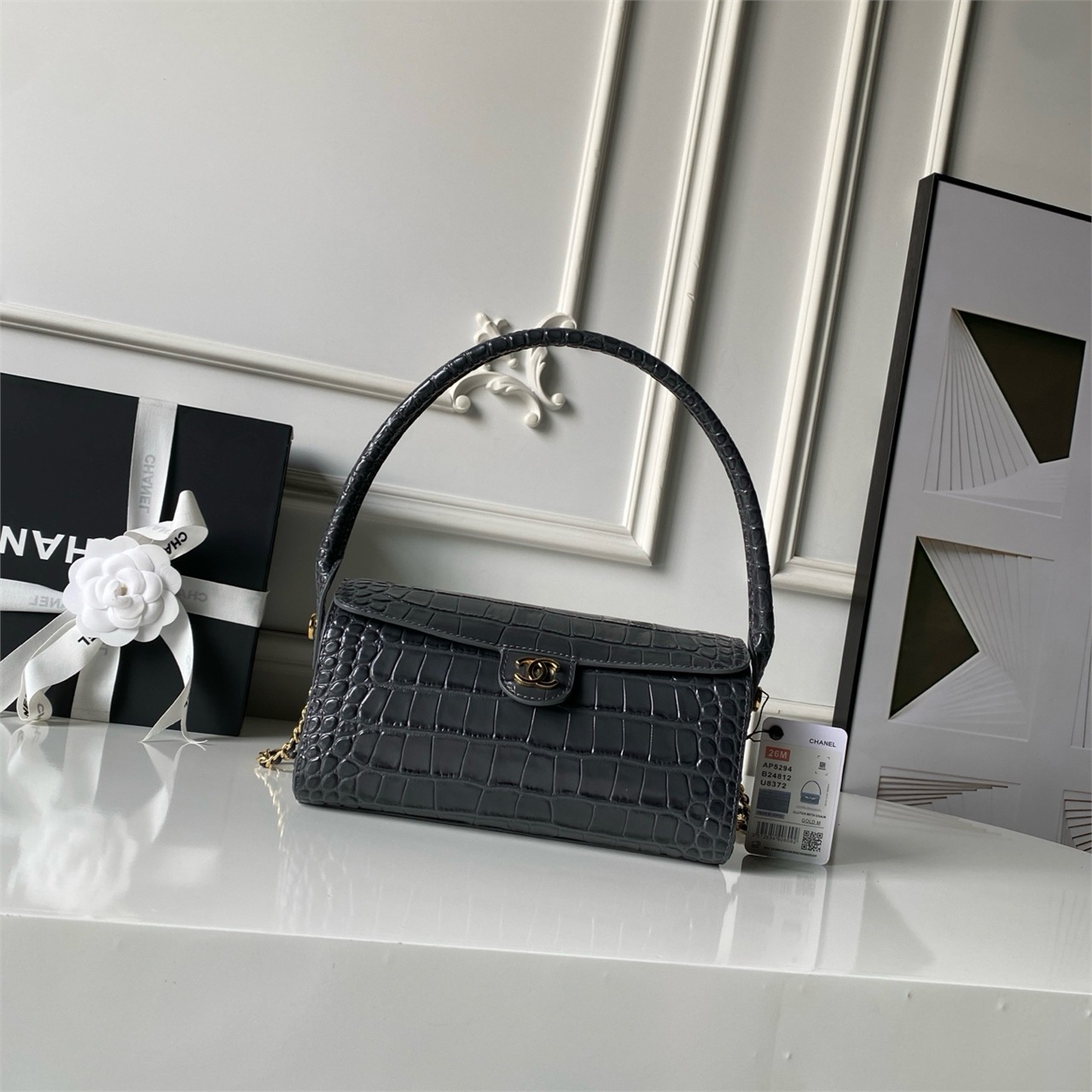 CHANEL dark gray shiny crocodile patterned cowhide hand-held stick armpit bag