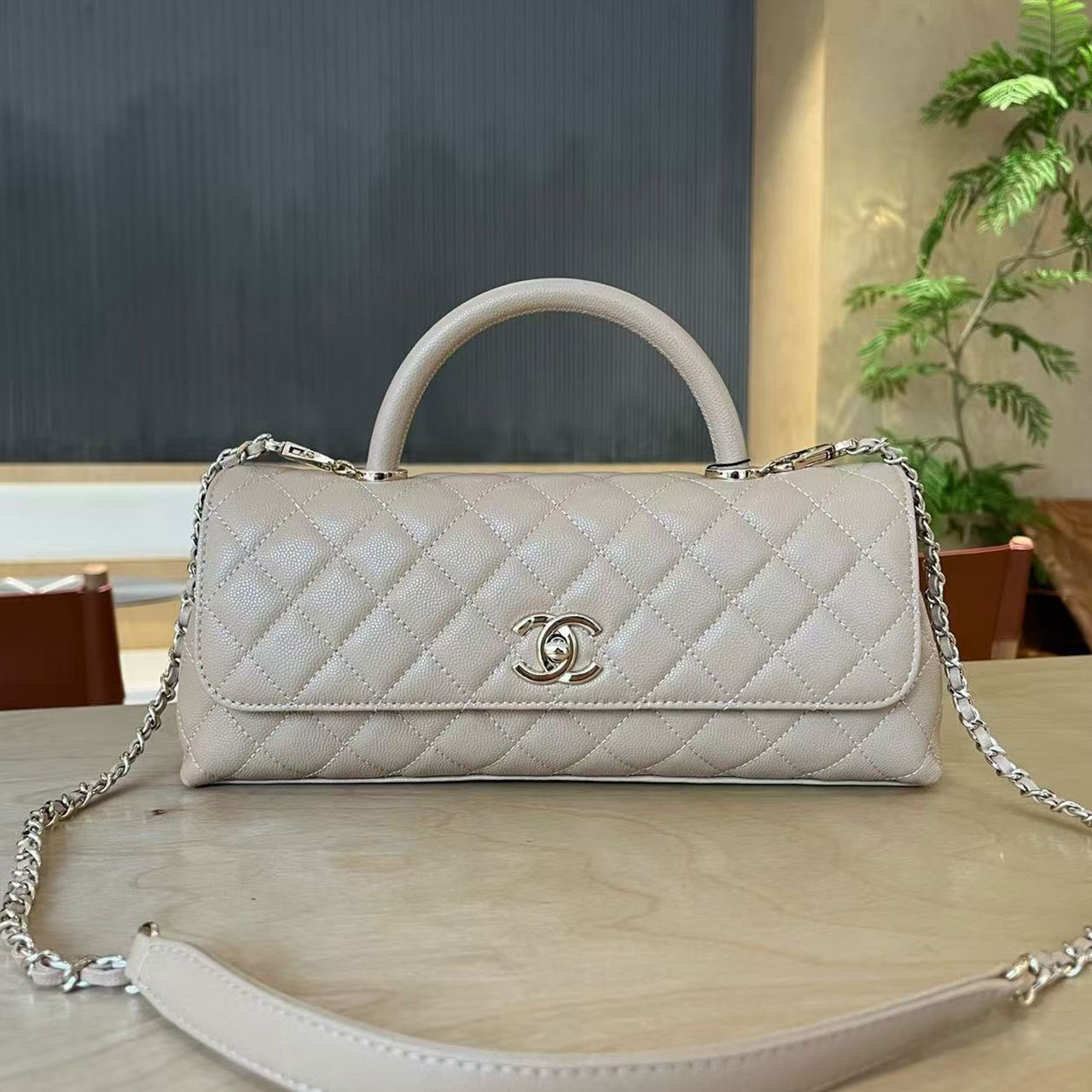 CHANEL Black Caviar Cowhide Wine Red Lizard Pattern Handle Long Stick Handheld Crossbody Bag
