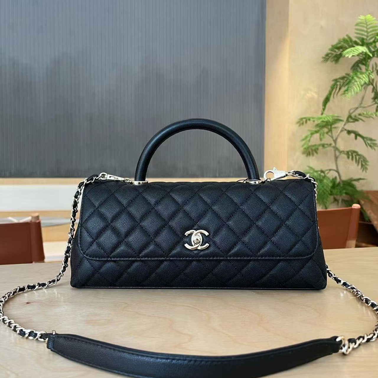 CHANEL Black Caviar Cowhide Wine Red Lizard Pattern Handle Long Stick Handheld Crossbody Bag