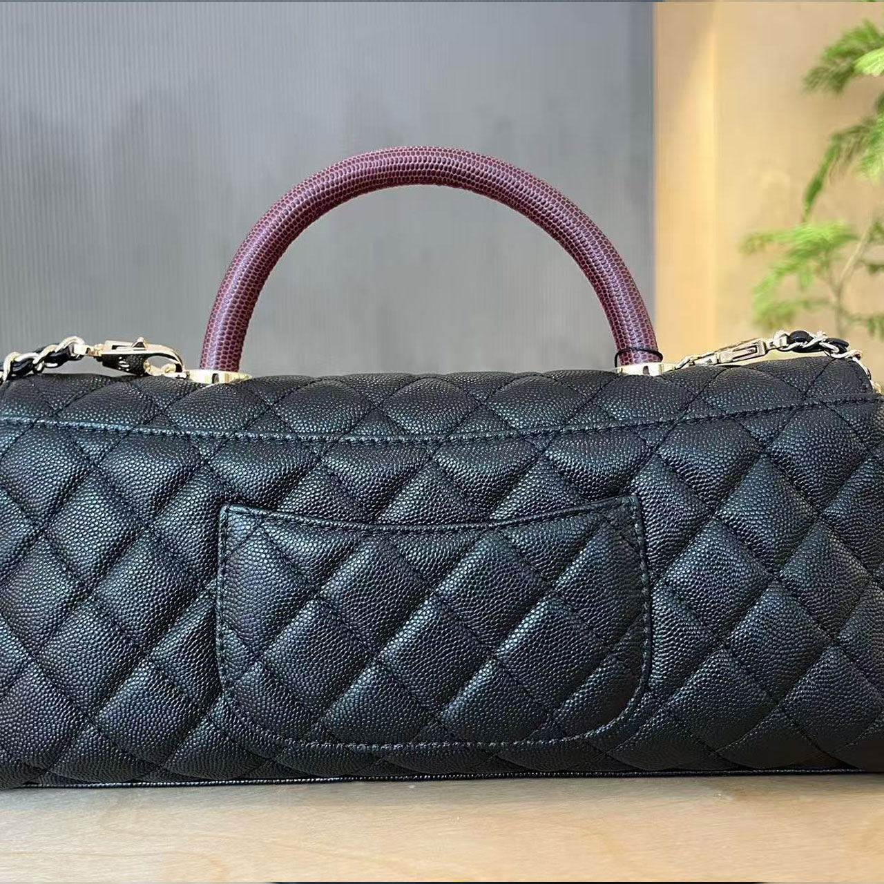 CHANEL Black Caviar Cowhide Wine Red Lizard Pattern Handle Long Stick Handheld Crossbody Bag