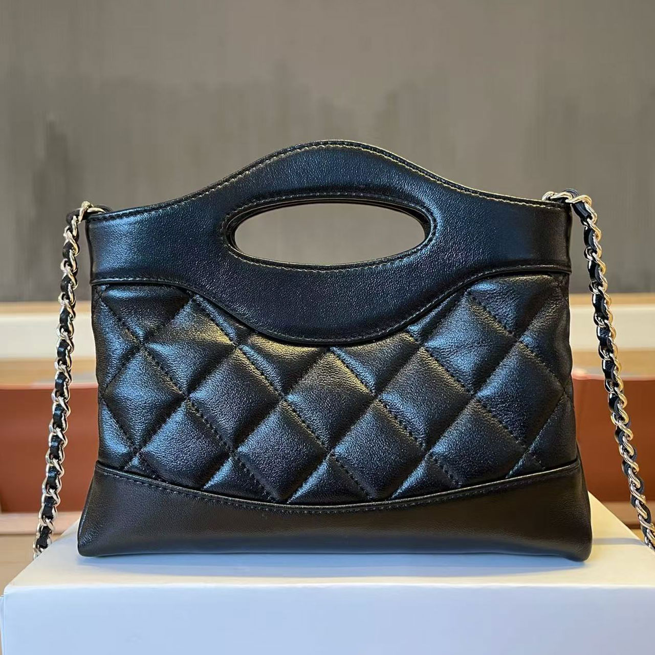 CHANEL Black Soft Light Sheepskin Hollow Handheld Diamond Grid Crossover Tote Bag