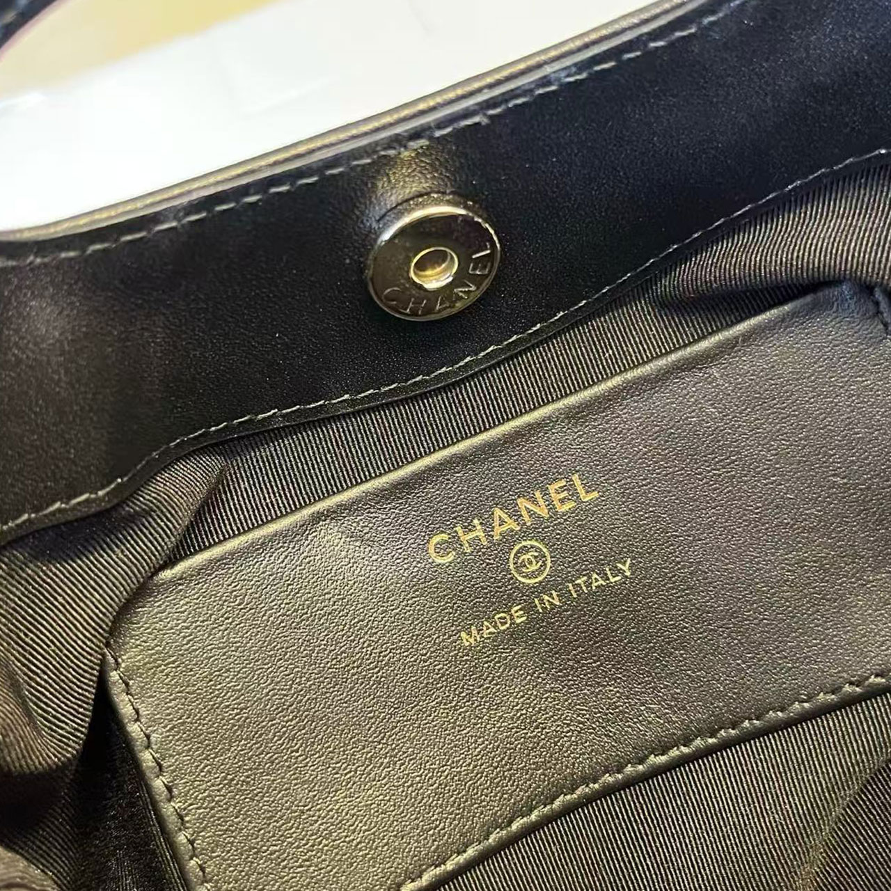 CHANEL Black Soft Light Sheepskin Hollow Handheld Diamond Grid Crossover Tote Bag