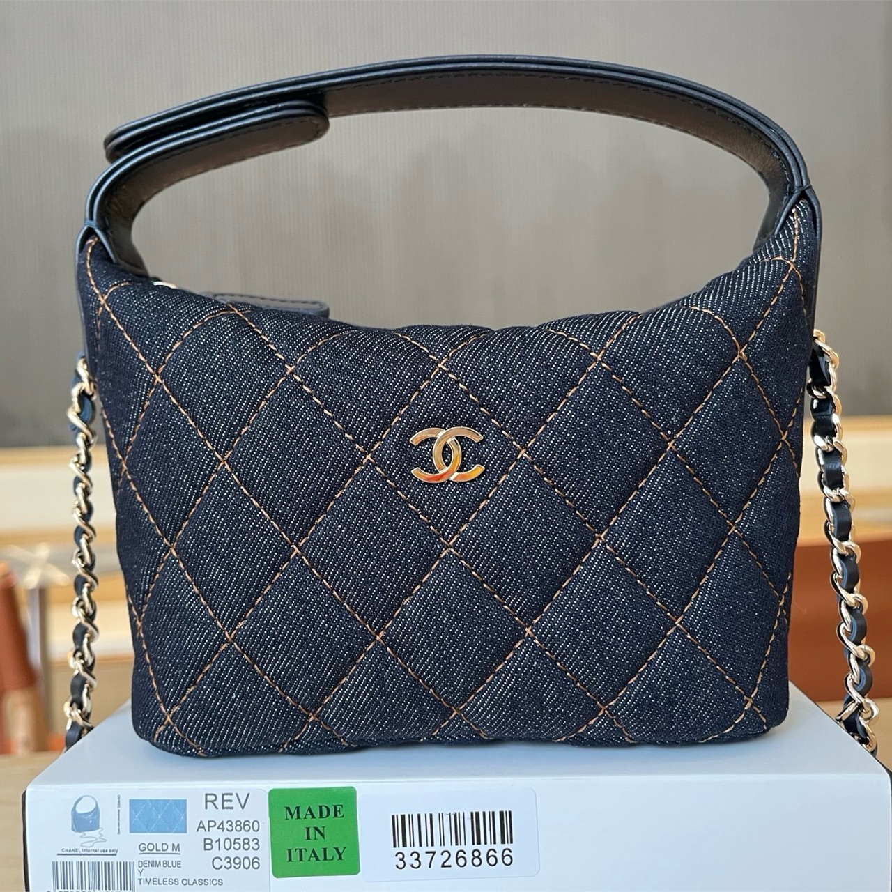 CHANEL Retro Deep Blue Cowboy Diamond Grid Mini Handheld Underarm Bucket Bag