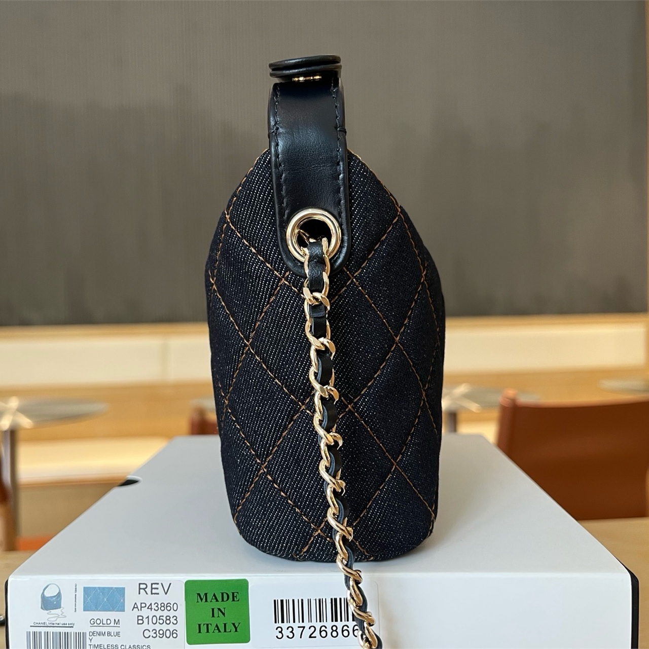 CHANEL Retro Deep Blue Cowboy Diamond Grid Mini Handheld Underarm Bucket Bag