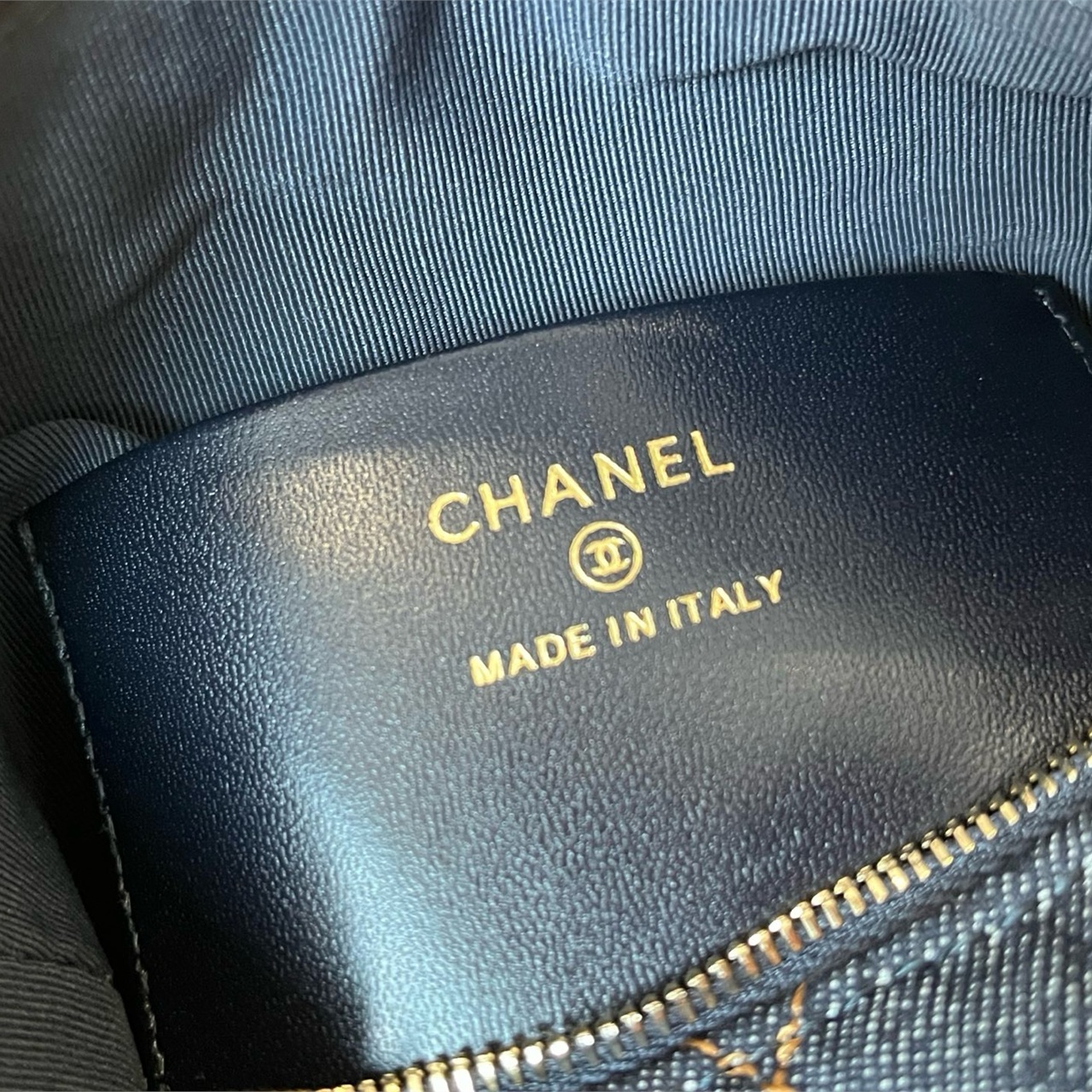 CHANEL Retro Deep Blue Cowboy Diamond Grid Mini Handheld Underarm Bucket Bag