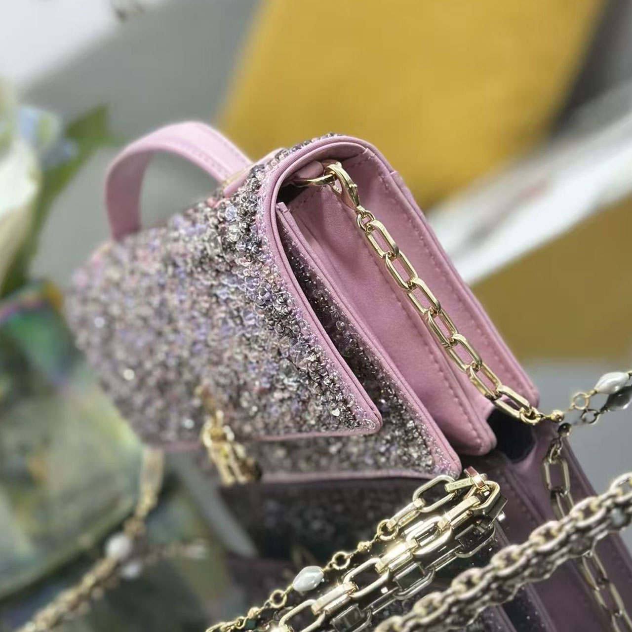 Miss Dior Embroidered Light Purple Pearl Diamond, New Product in Chain Bag Series