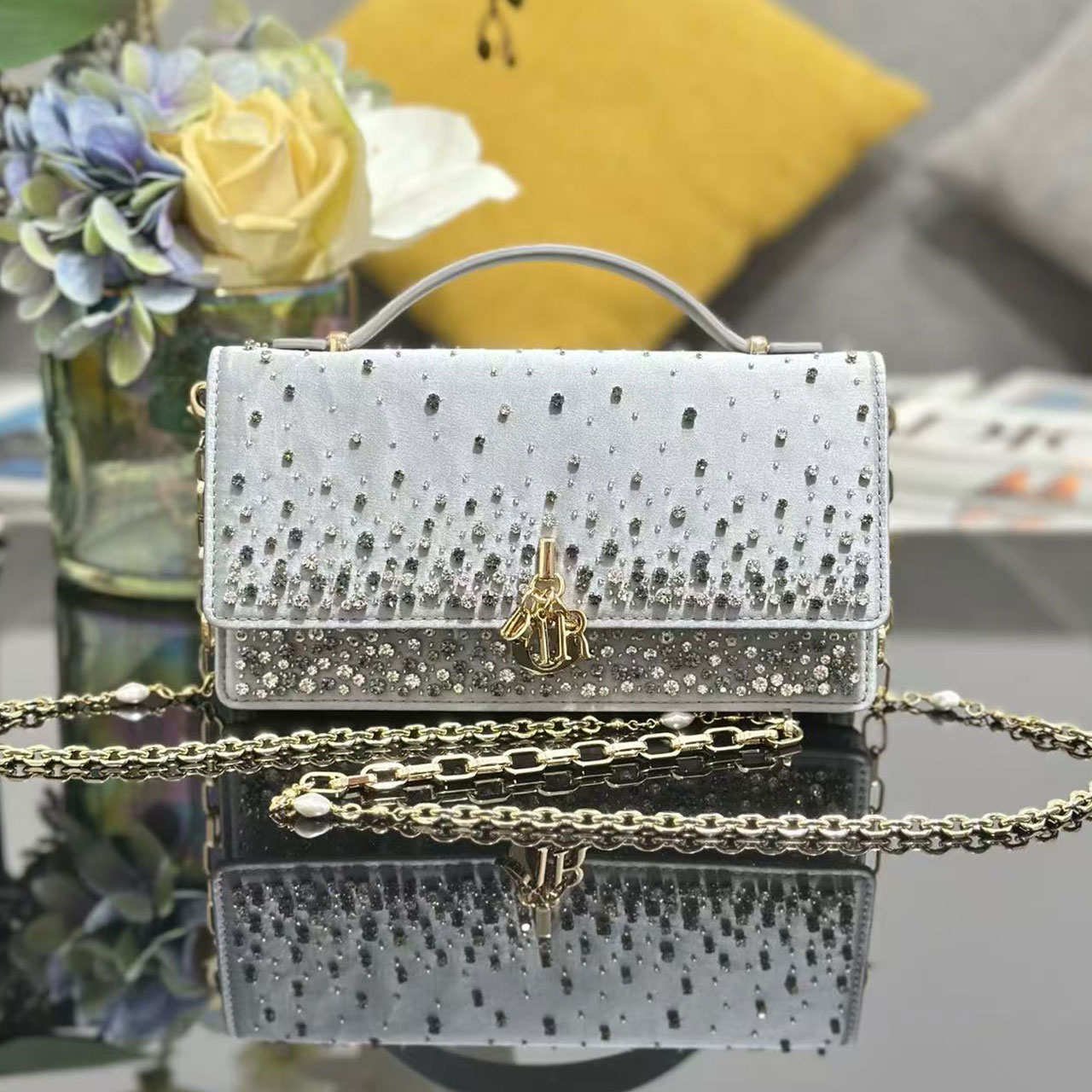 Miss Dior Embroidered Light Purple Pearl Diamond, New Product in Chain Bag Series