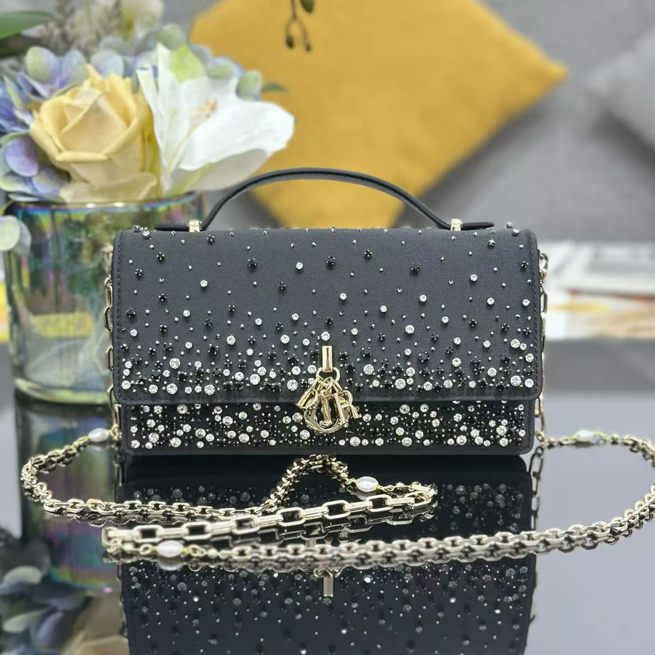 Miss Dior Embroidered Light Purple Pearl Diamond, New Product in Chain Bag Series