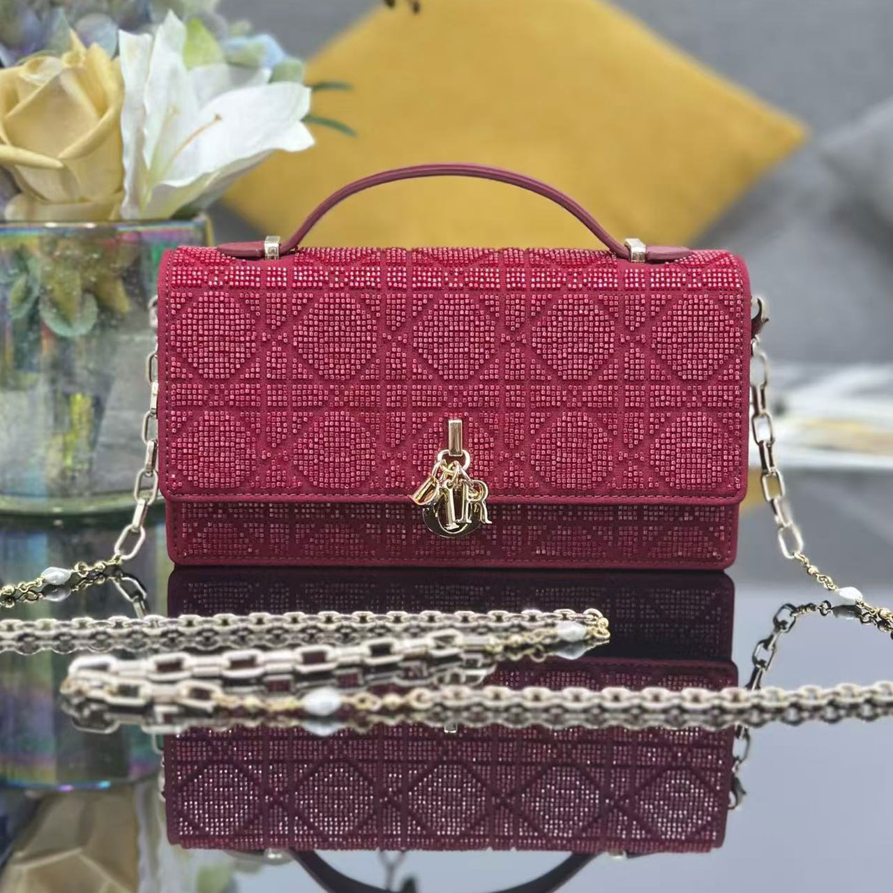 Miss Dior Embroidered Light Purple Pearl Diamond, New Product in Chain Bag Series